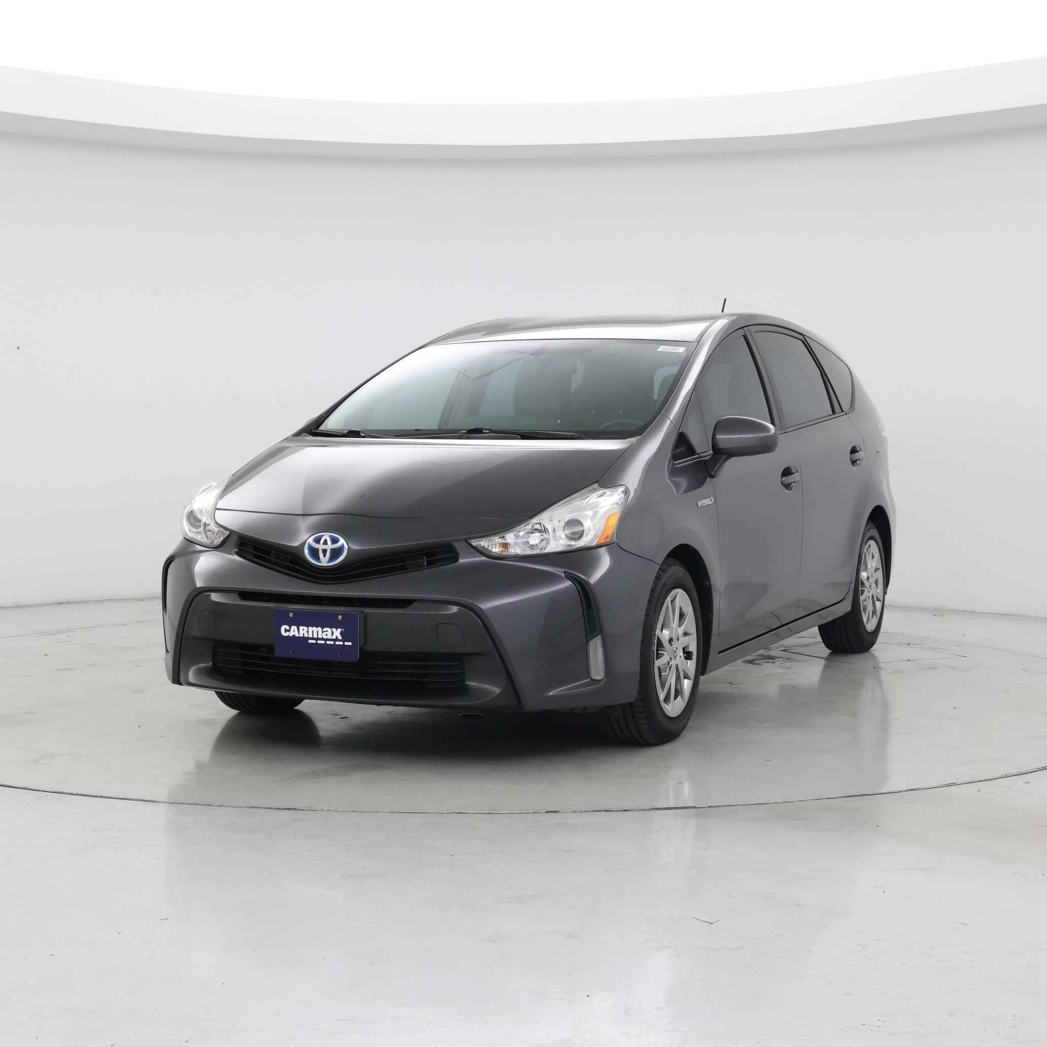 Thumbnail: 2015 Toyota Prius v - 4