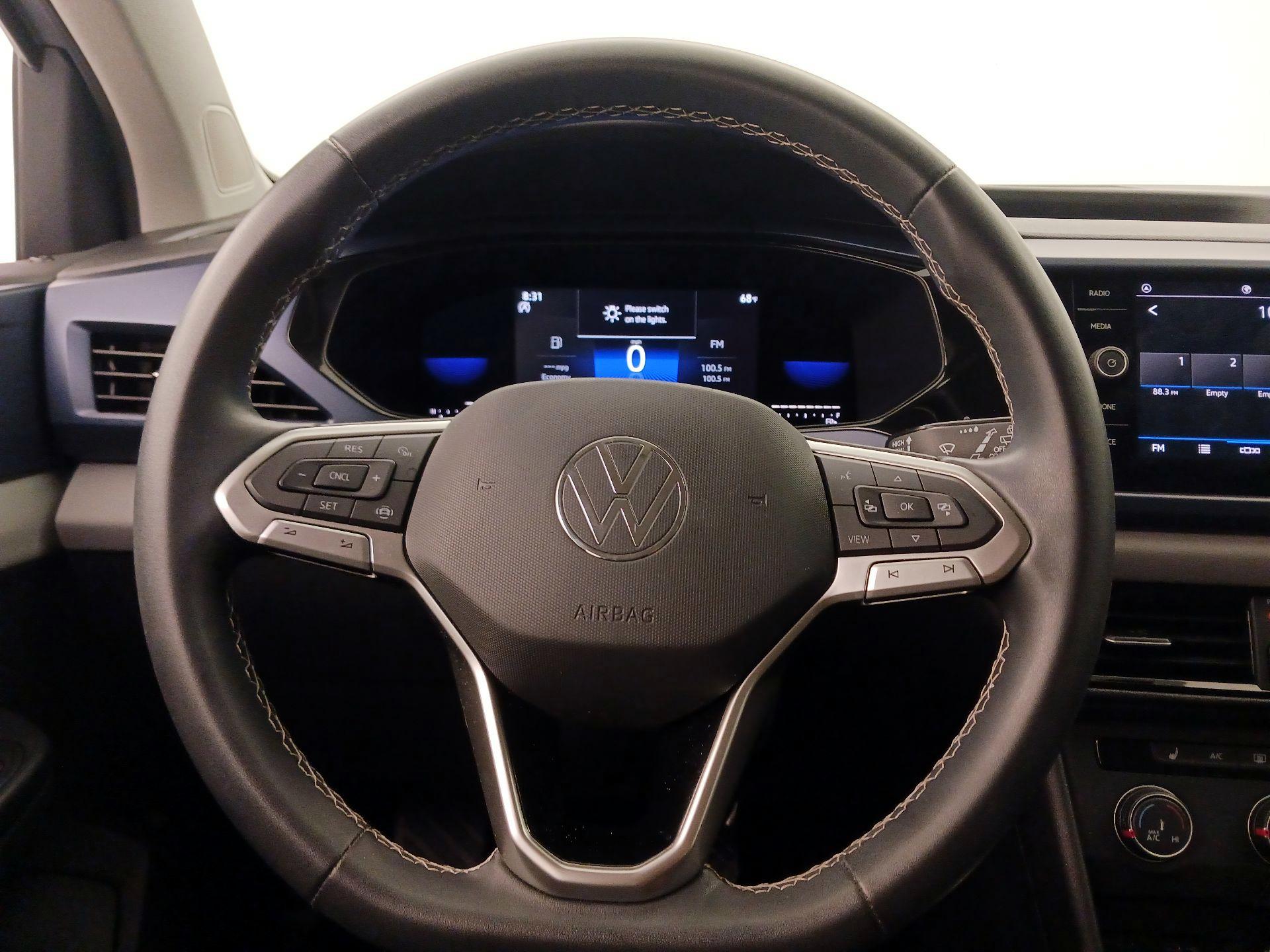 Thumbnail: 2022 Volkswagen Taos - 10