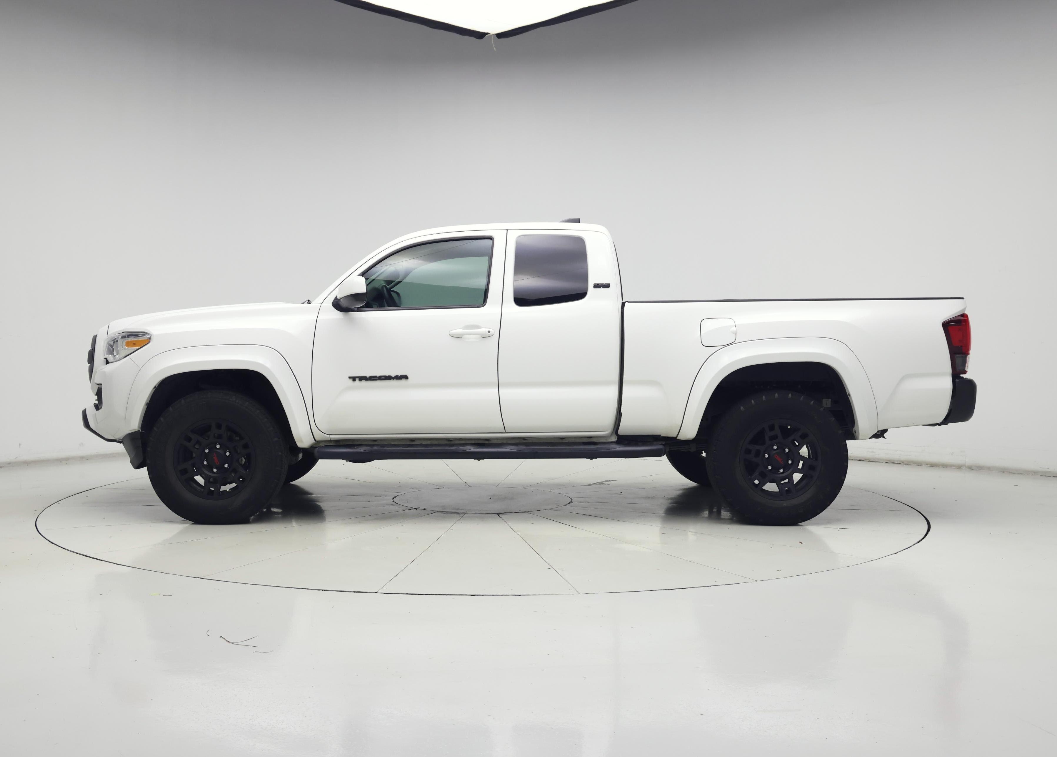 Thumbnail: 2023 Toyota Tacoma - 3