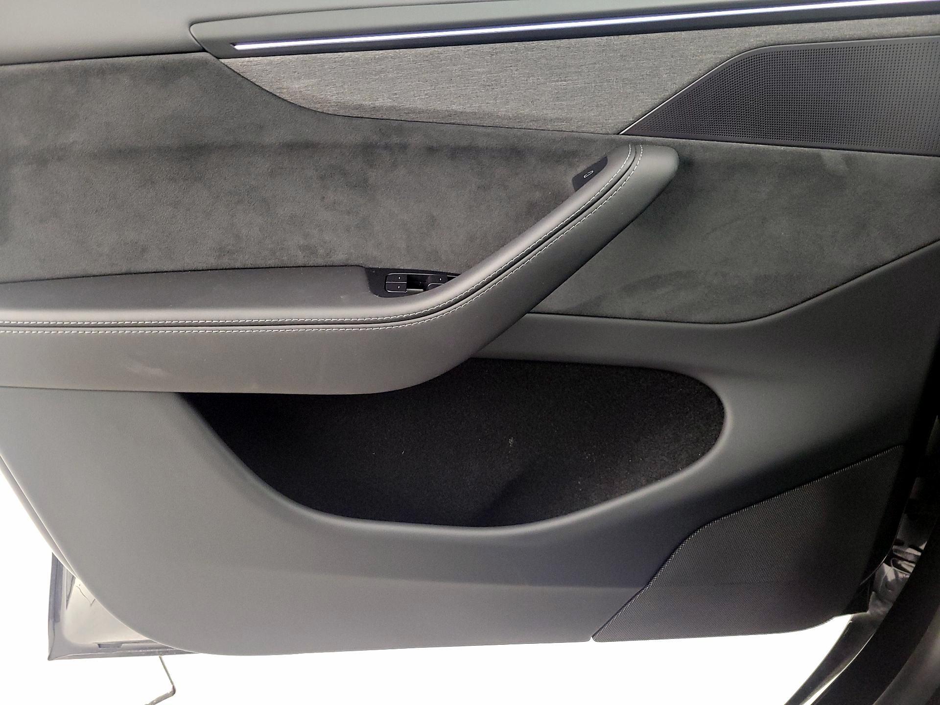 Thumbnail: 2026 Tesla Model Y - 12