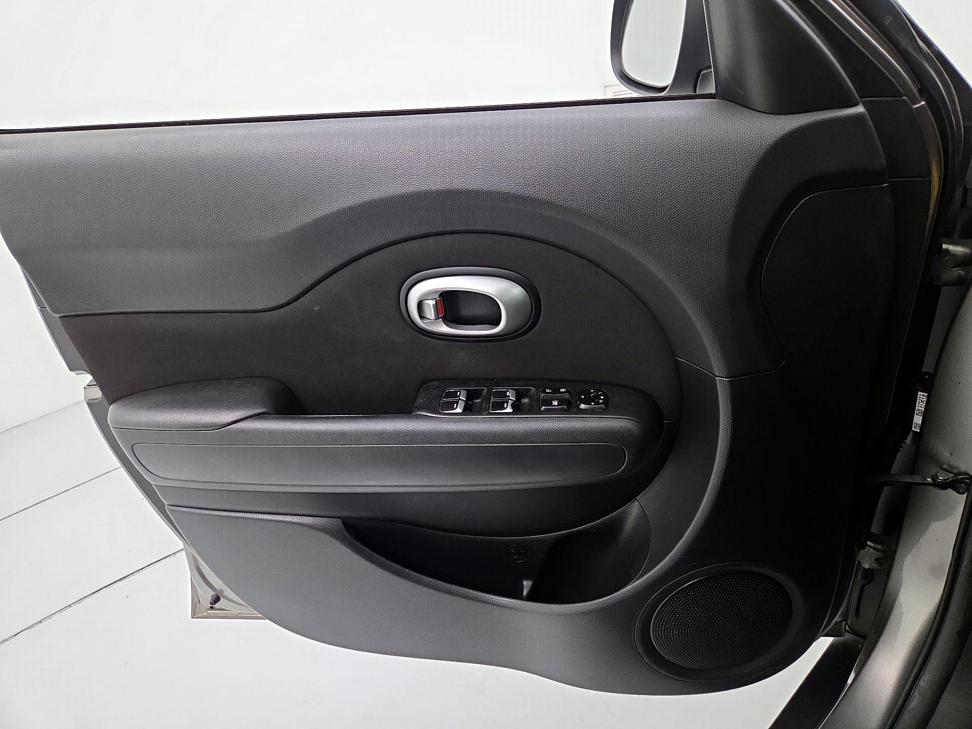Thumbnail: 2019 Kia Soul - 12
