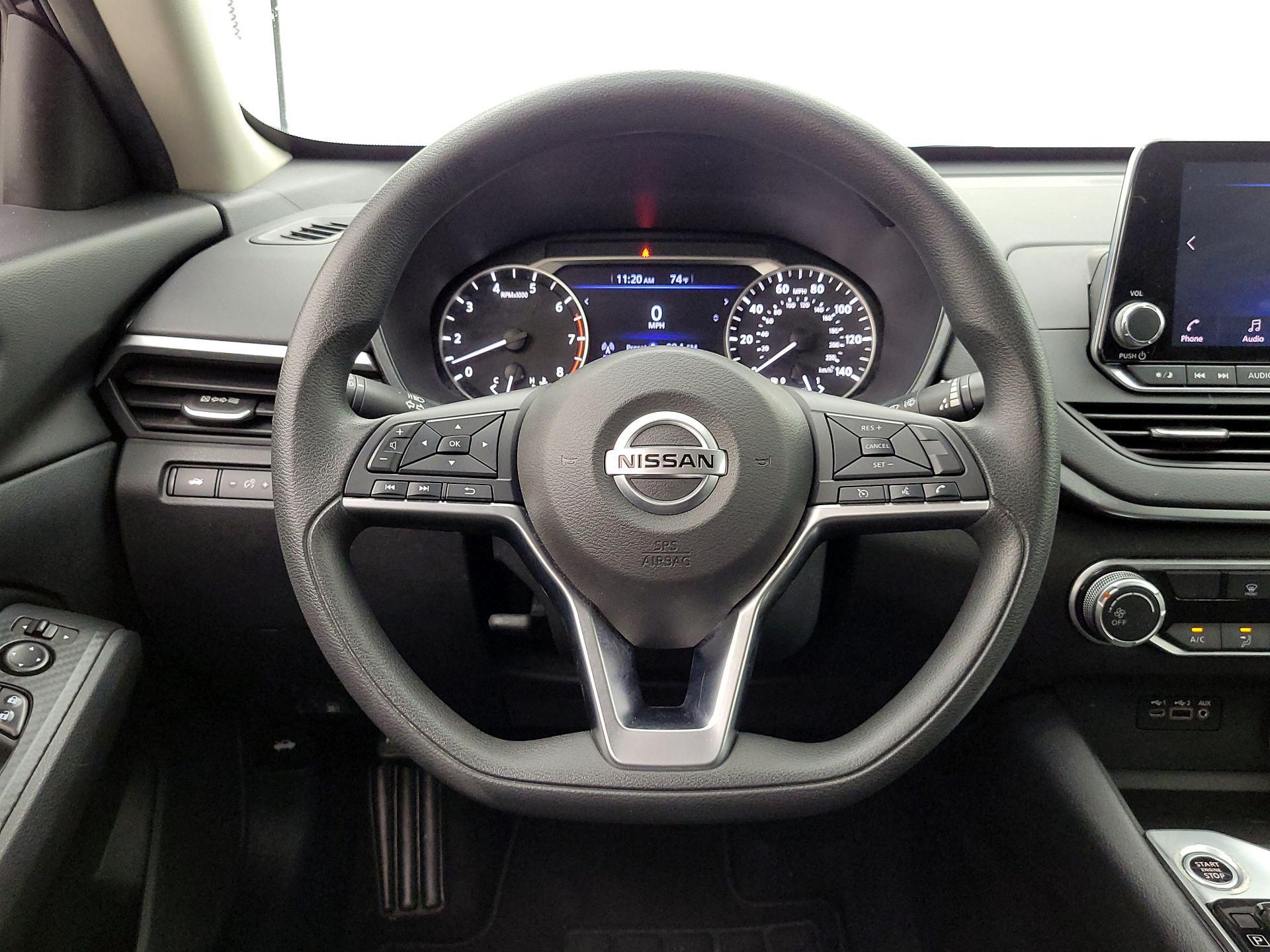 Thumbnail: 2019 Nissan Altima - 10