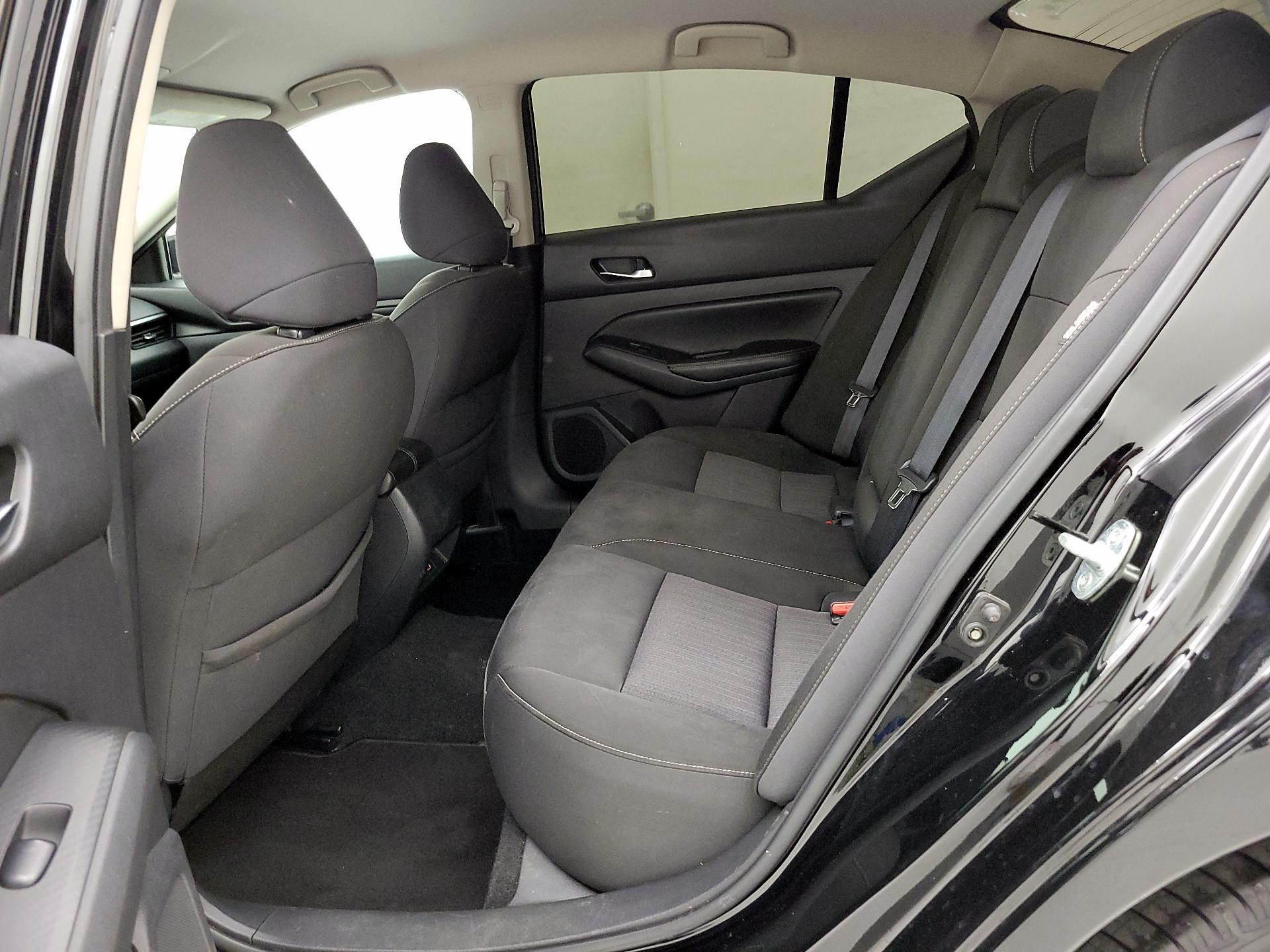 Thumbnail: 2019 Nissan Altima - 19