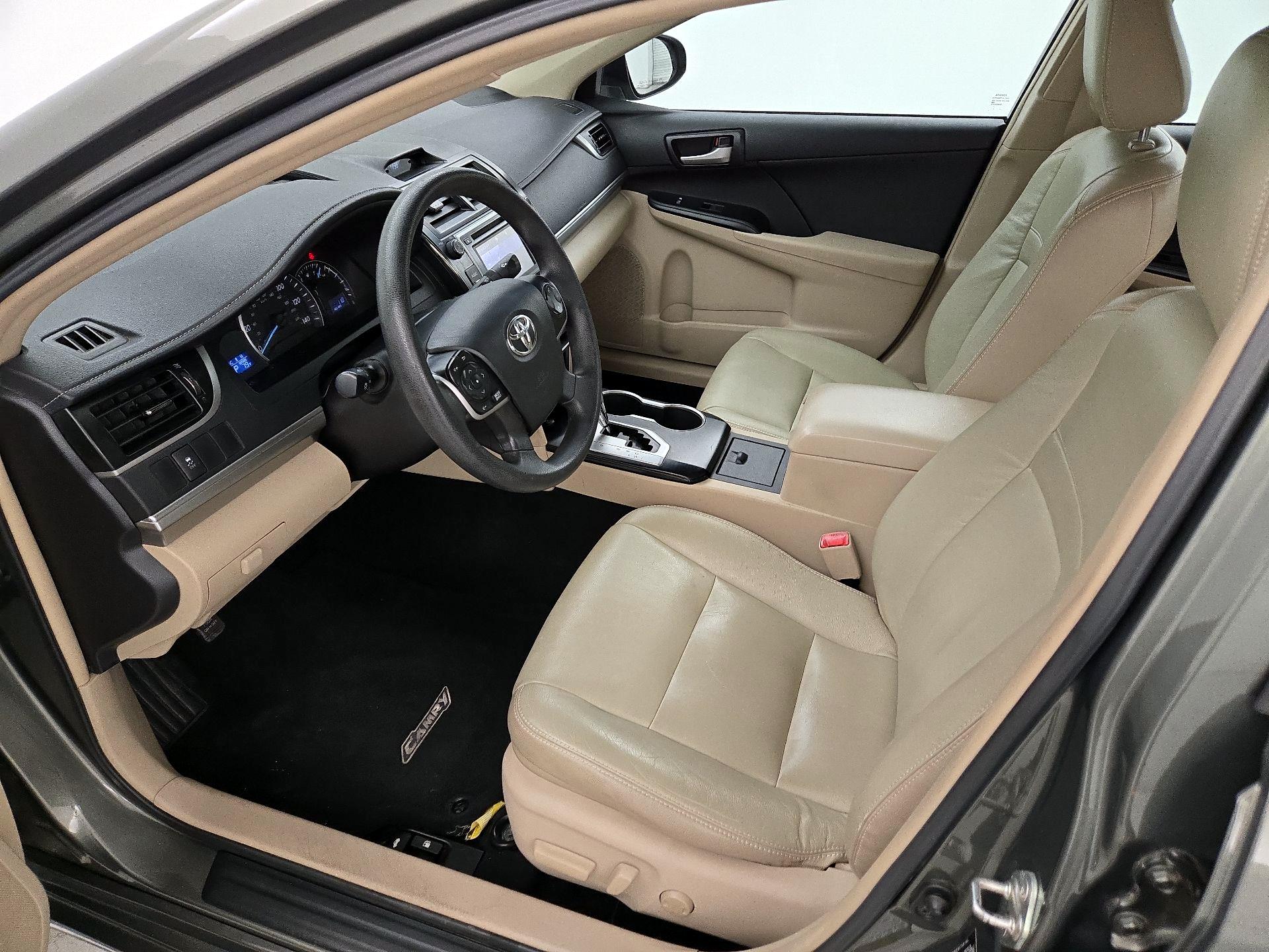 Thumbnail: 2014 Toyota Camry - 11