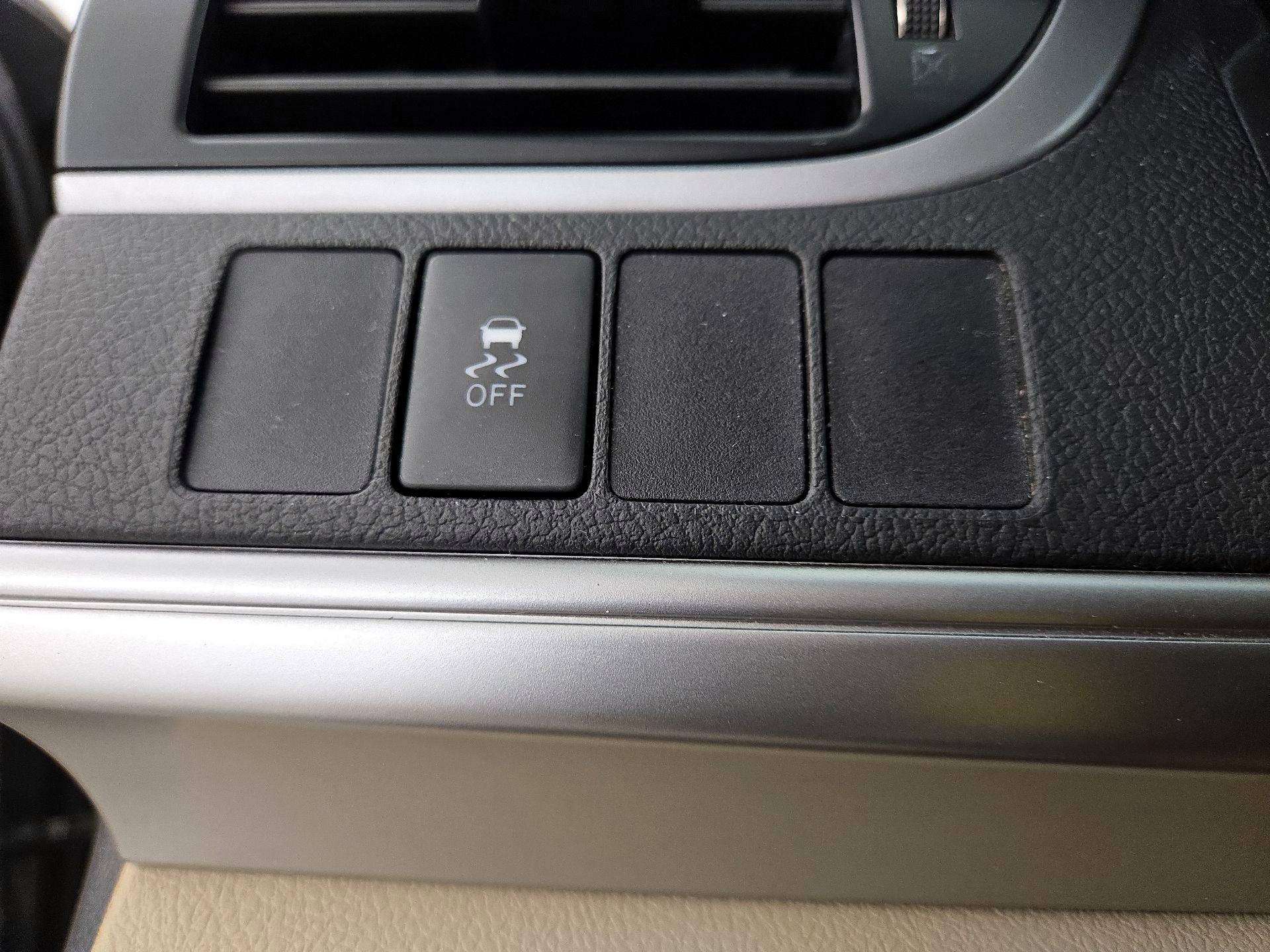 Thumbnail: 2014 Toyota Camry - 13