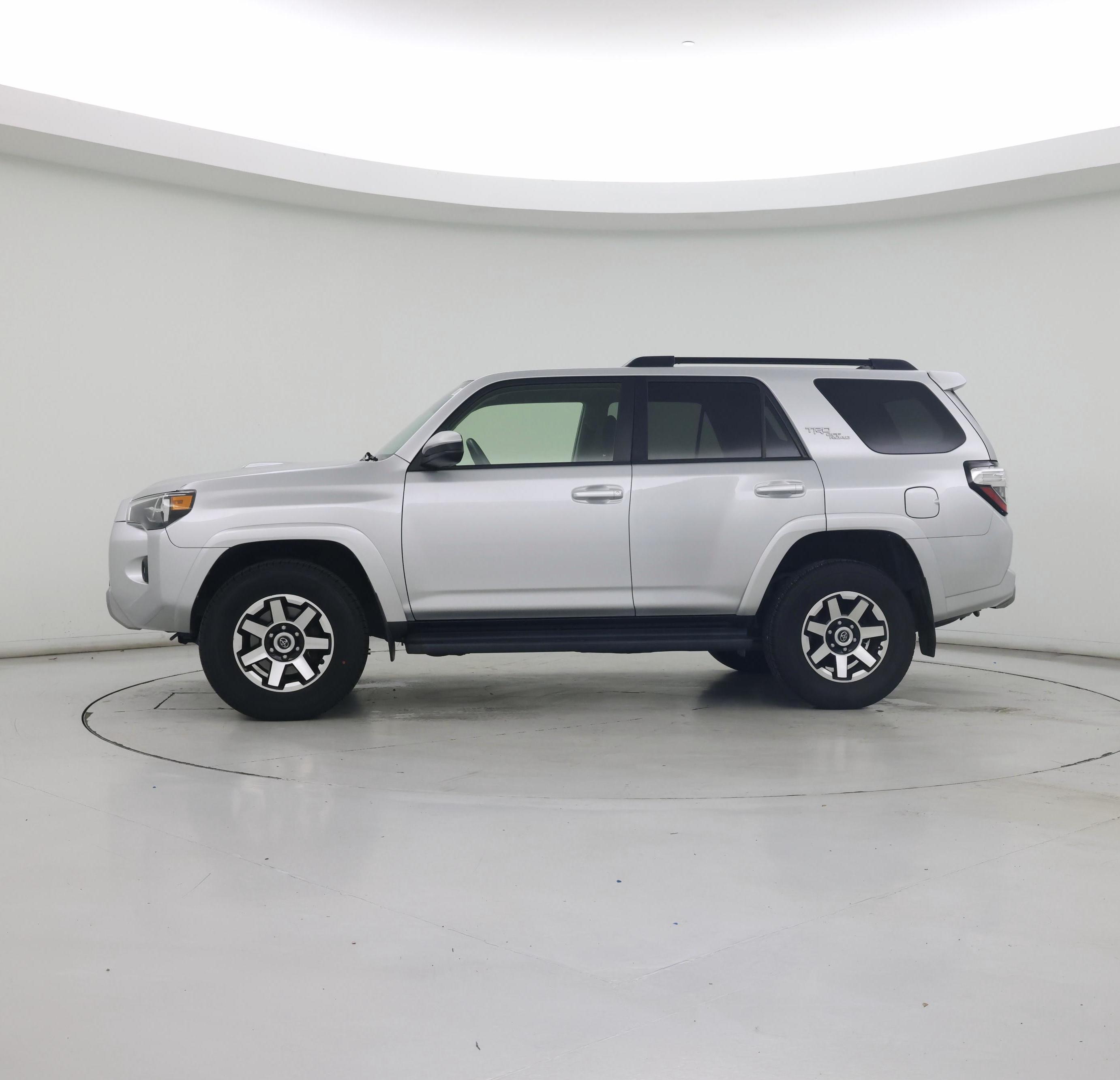 Thumbnail: 2021 Toyota 4Runner - 3