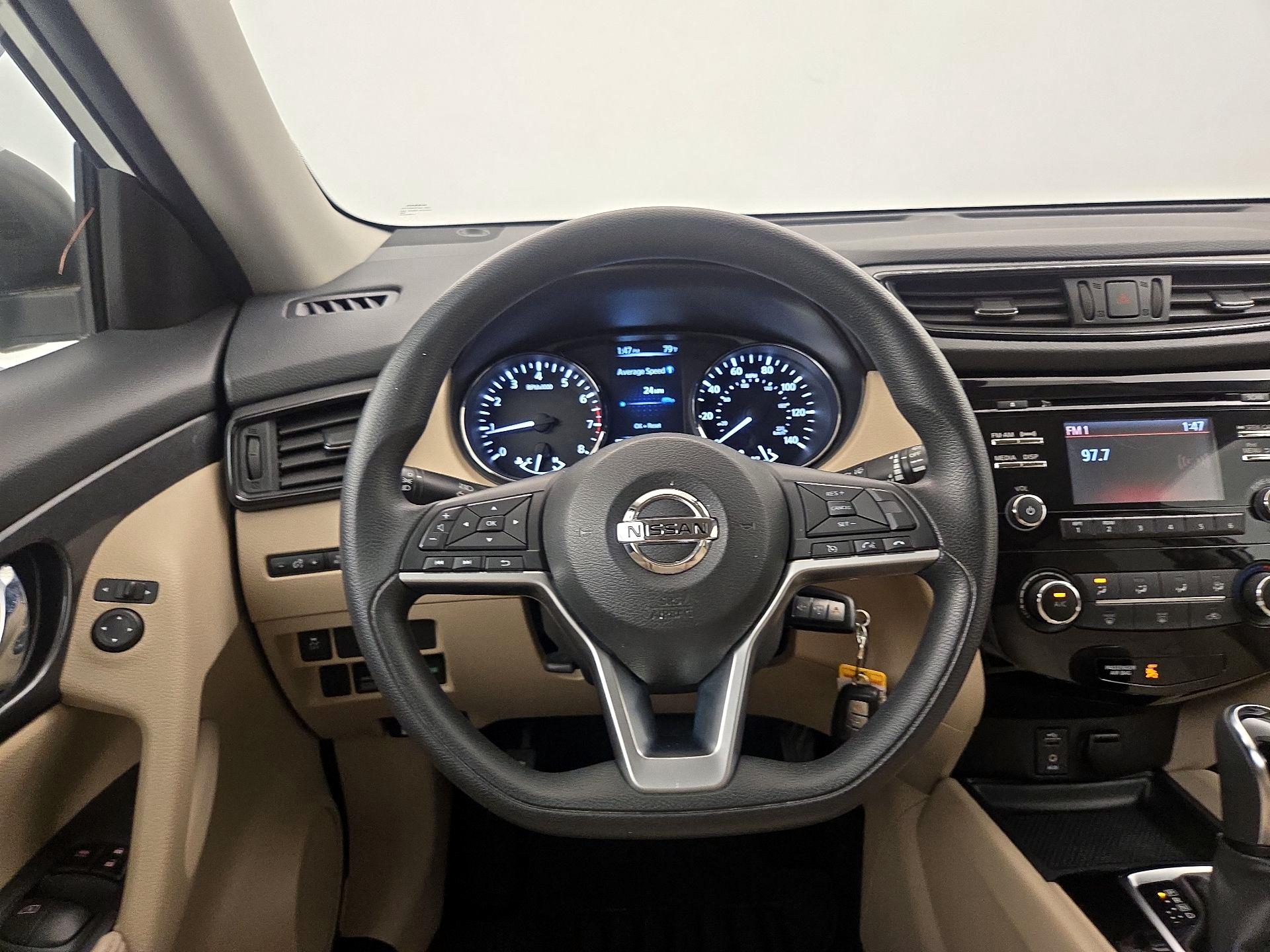 Thumbnail: 2017 Nissan Rogue - 10