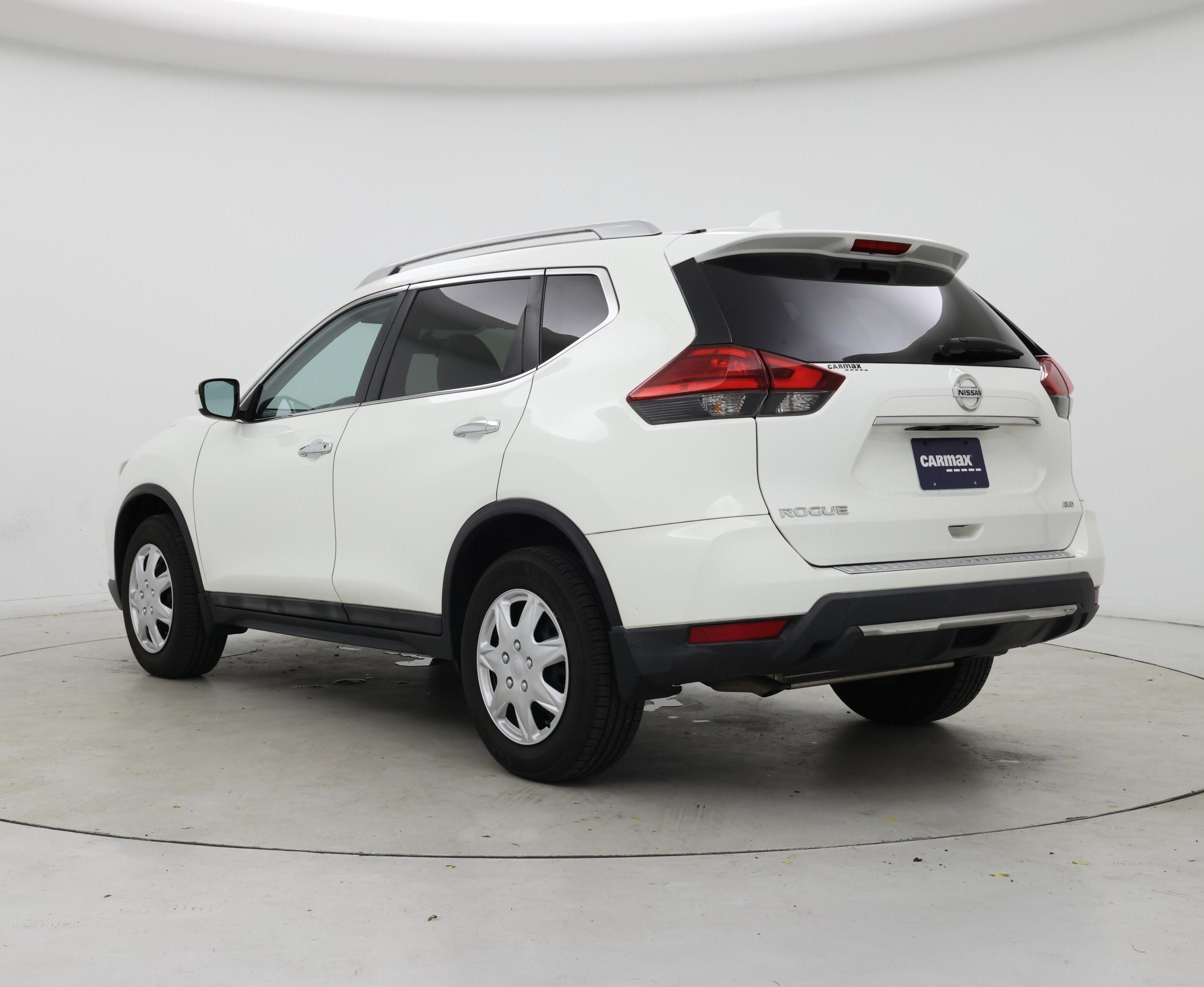Thumbnail: 2017 Nissan Rogue - 2