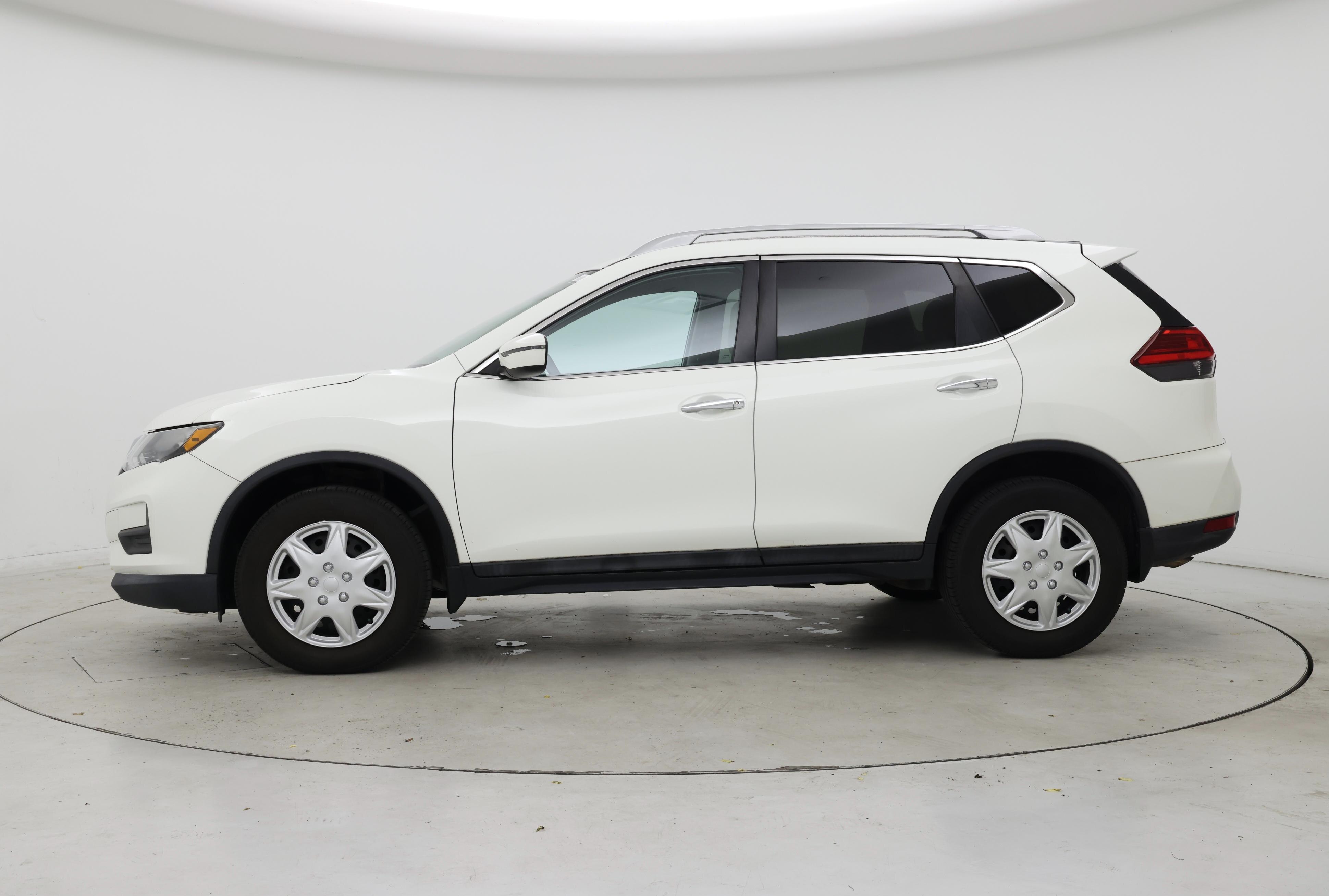 Thumbnail: 2017 Nissan Rogue - 3
