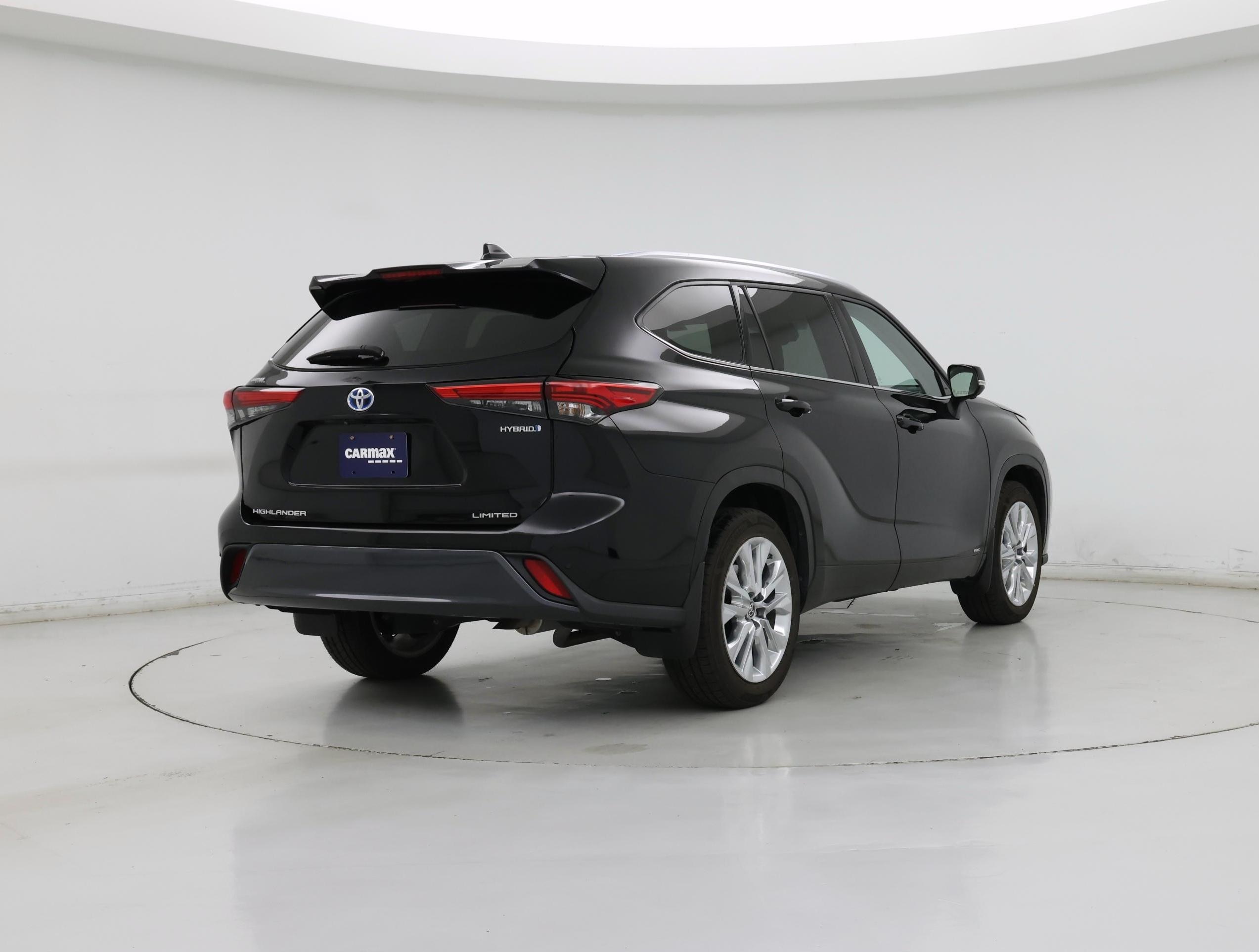 Thumbnail: 2023 Toyota Highlander - 8