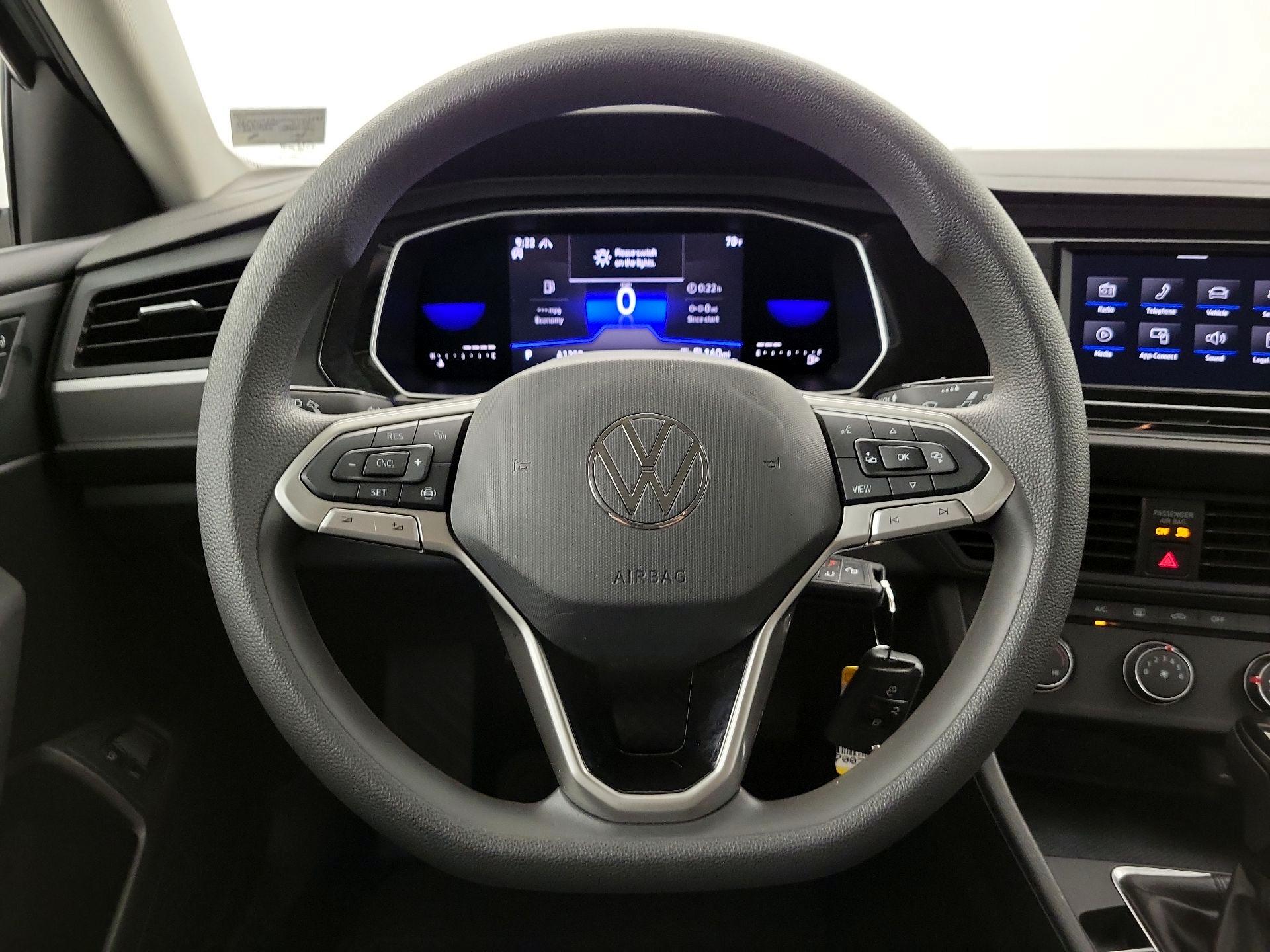 Thumbnail: 2022 Volkswagen Jetta - 10