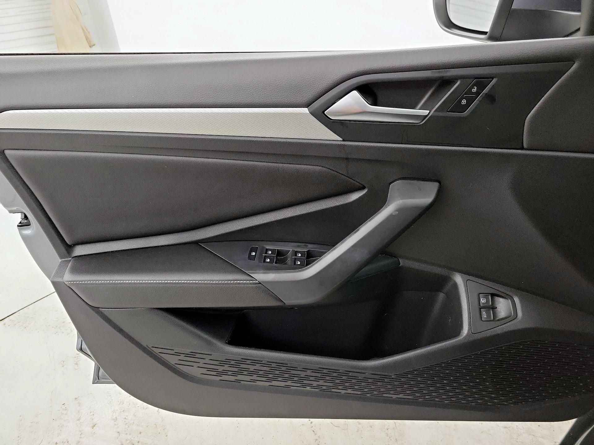 Thumbnail: 2022 Volkswagen Jetta - 12