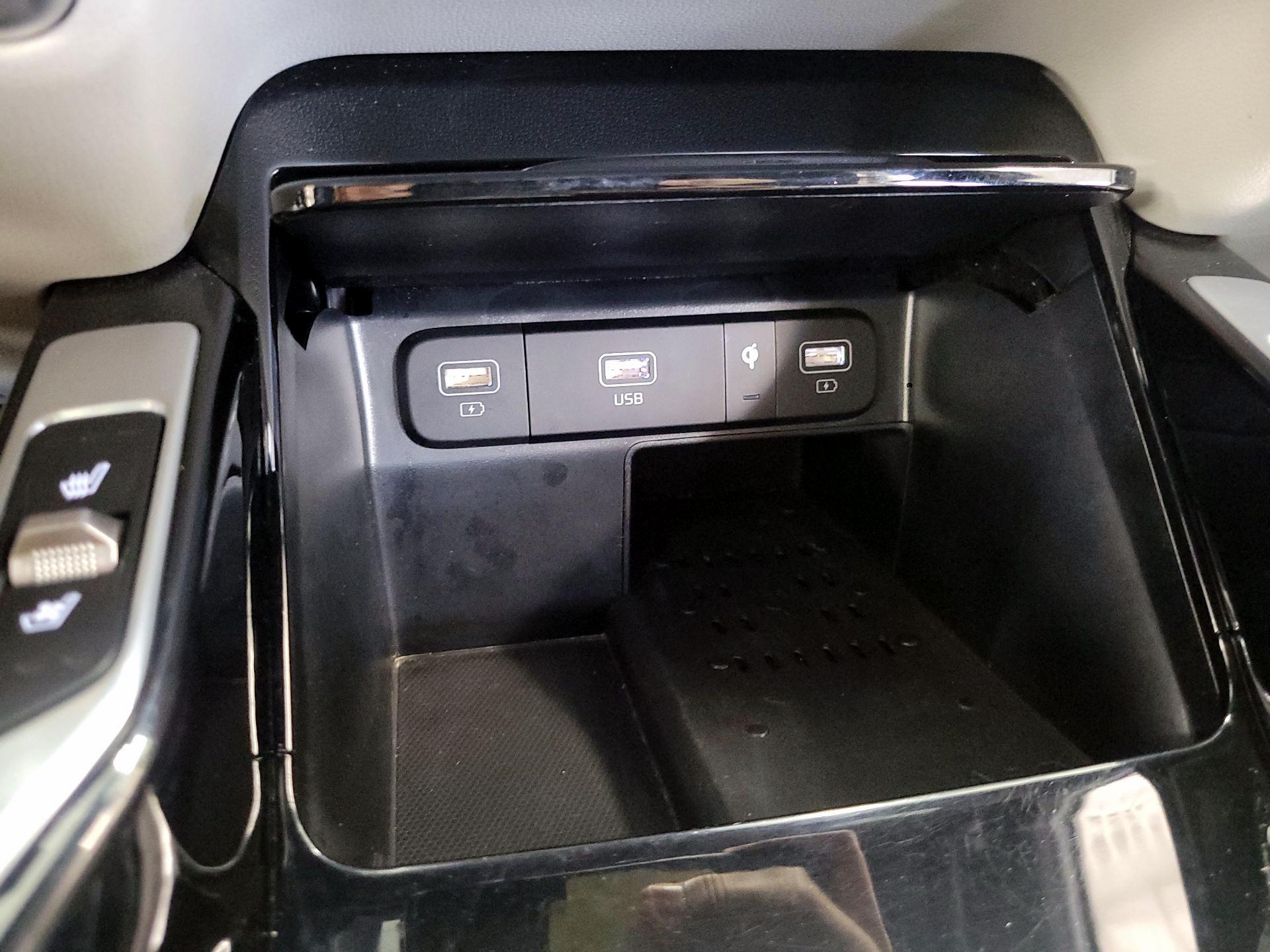 Thumbnail: 2022 Kia Sorento - 19