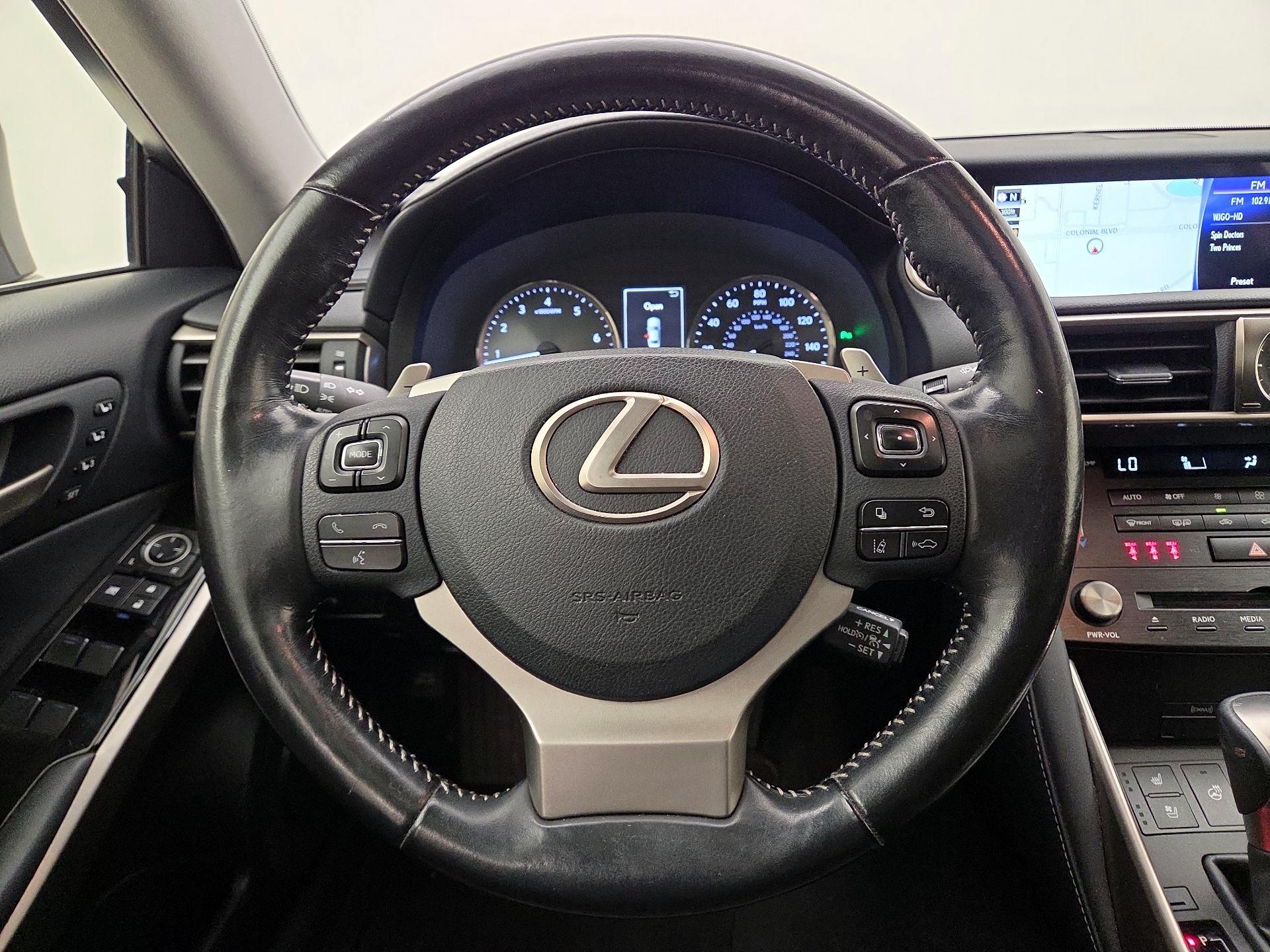 Thumbnail: 2018 Lexus IS - 10