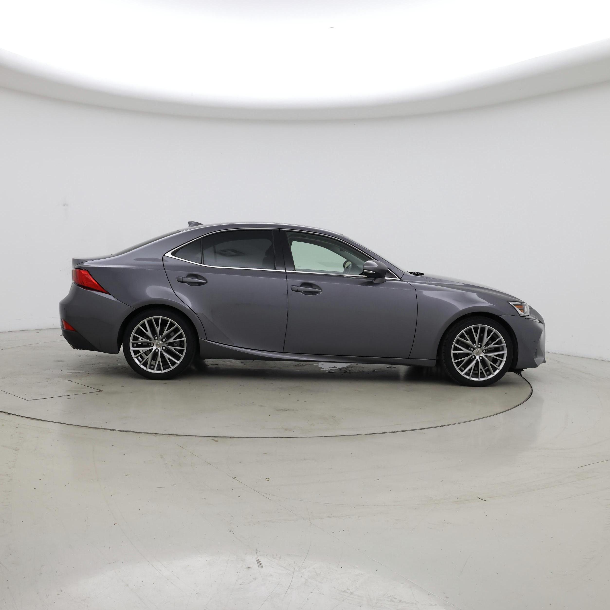 Thumbnail: 2018 Lexus IS - 7