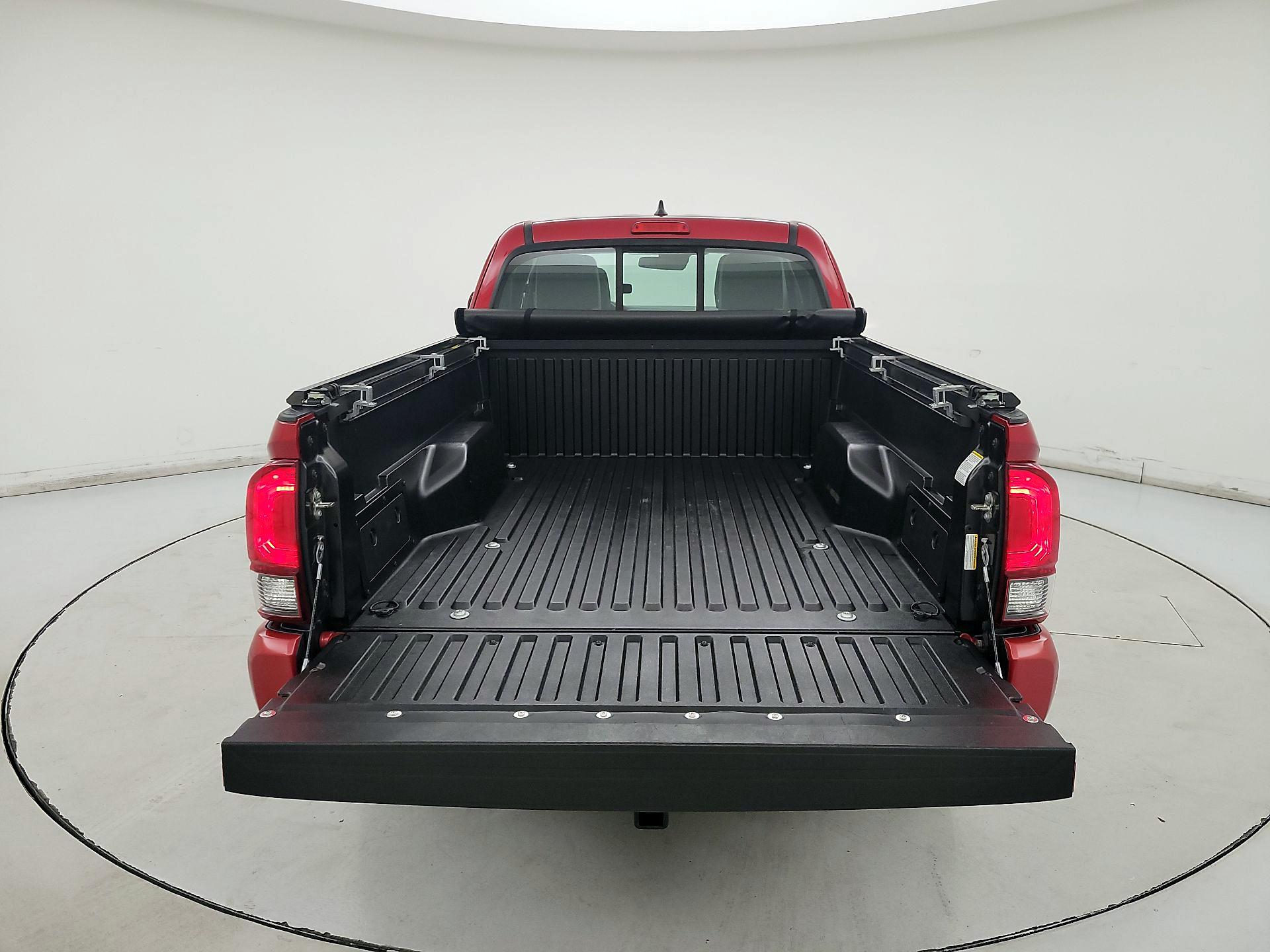 Thumbnail: 2018 Toyota Tacoma - 20