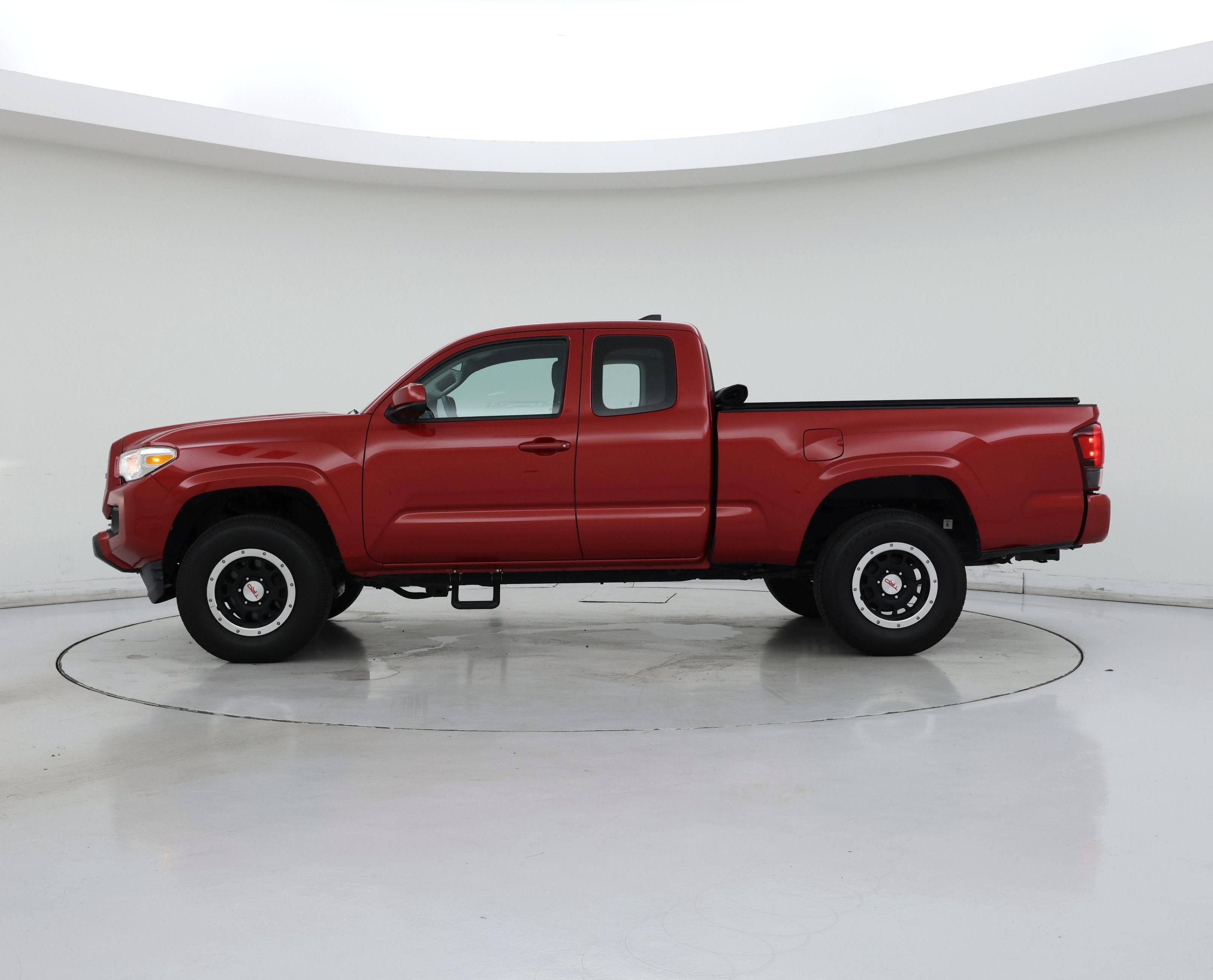 Thumbnail: 2018 Toyota Tacoma - 3