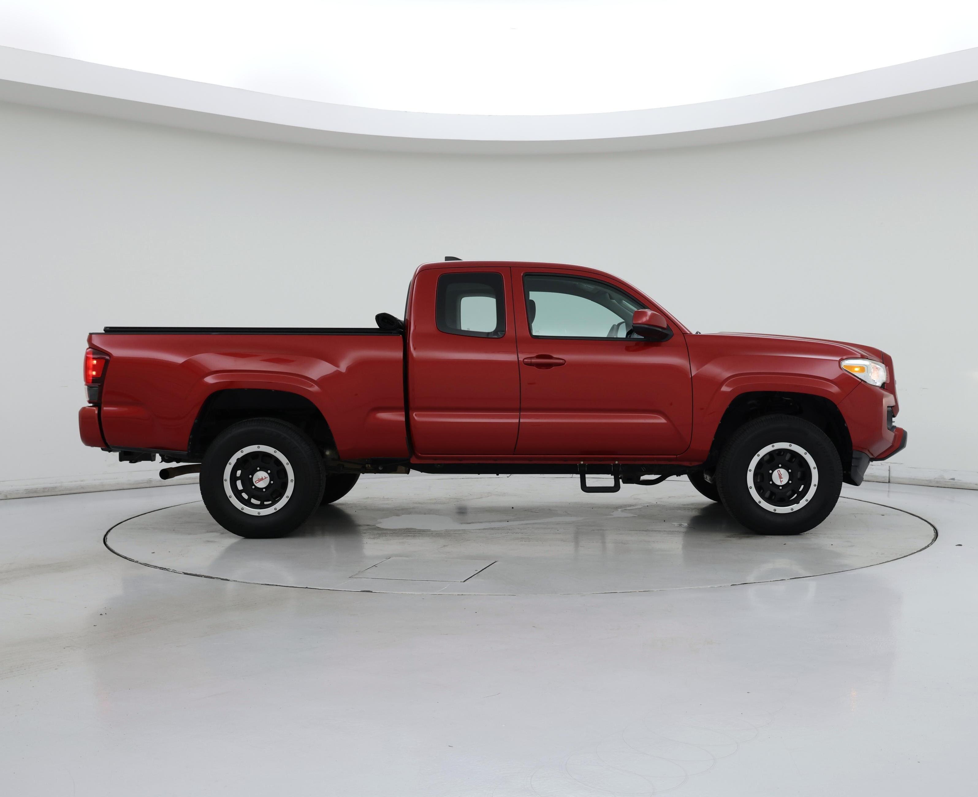 Thumbnail: 2018 Toyota Tacoma - 7