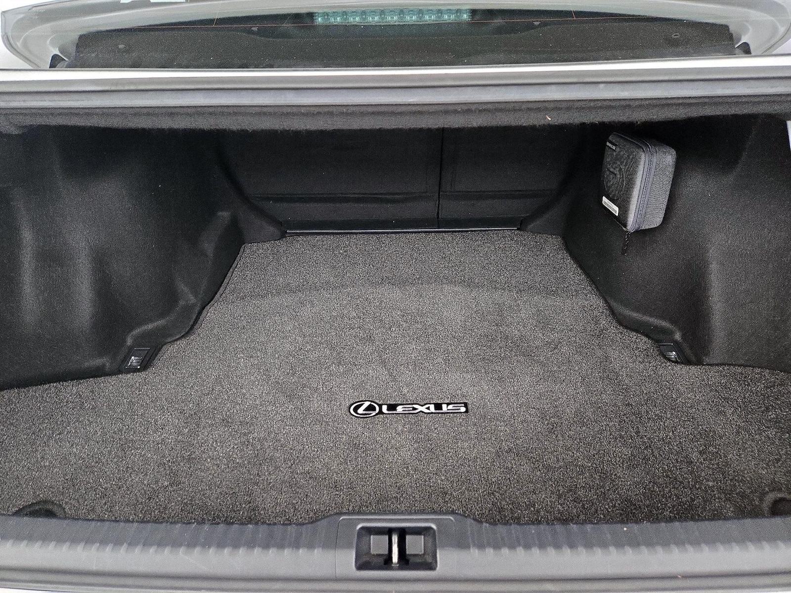 2022 Lexus IS 300 - Photo 22