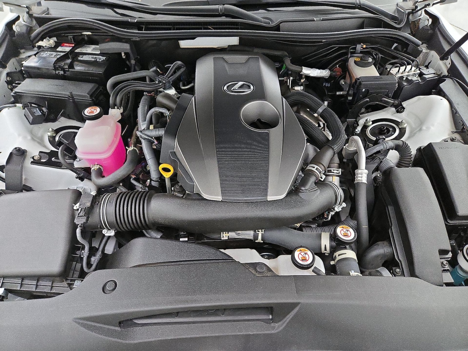 2022 Lexus IS 300 - Photo 23