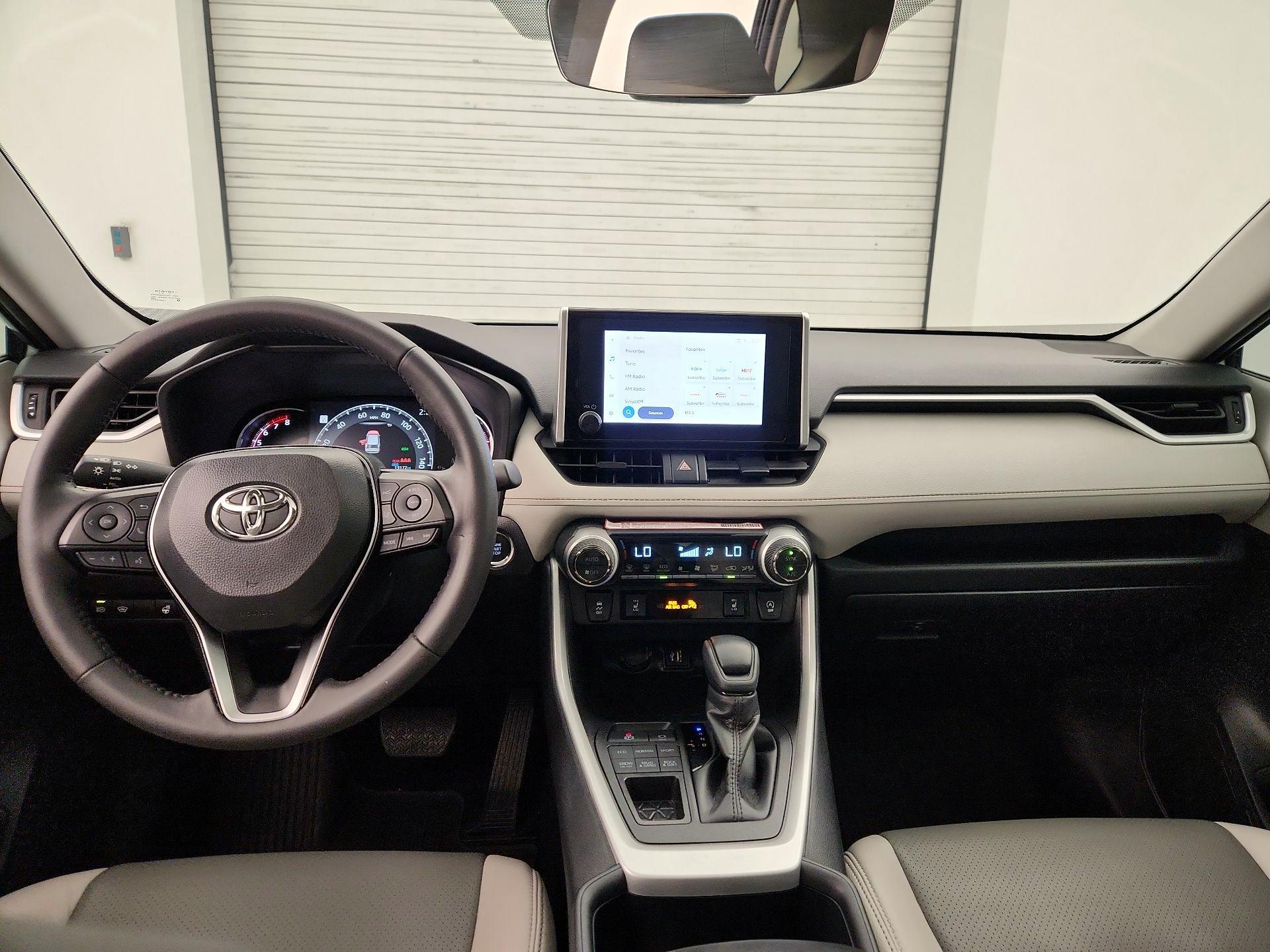 Thumbnail: 2025 Toyota RAV4 - 9