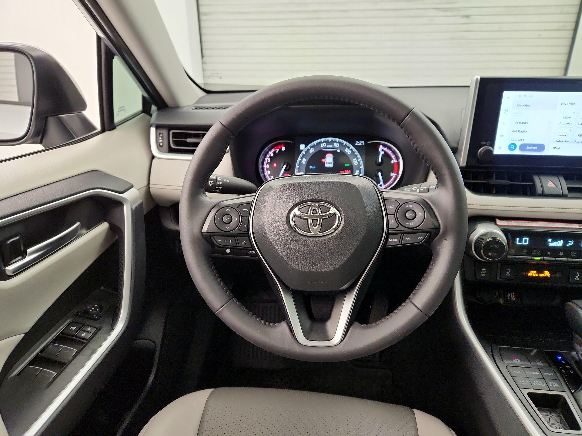 Thumbnail: 2025 Toyota RAV4 - 10