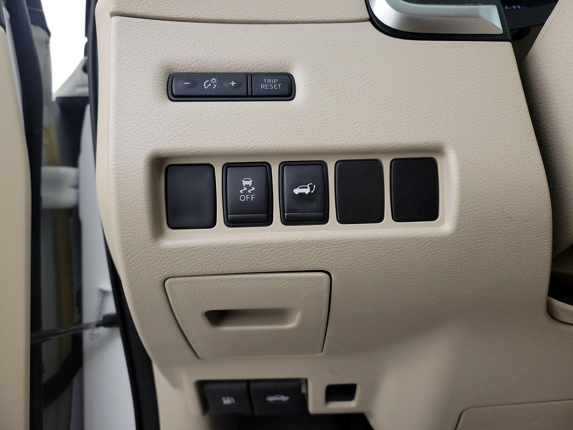 Thumbnail: 2016 Nissan Murano - 13