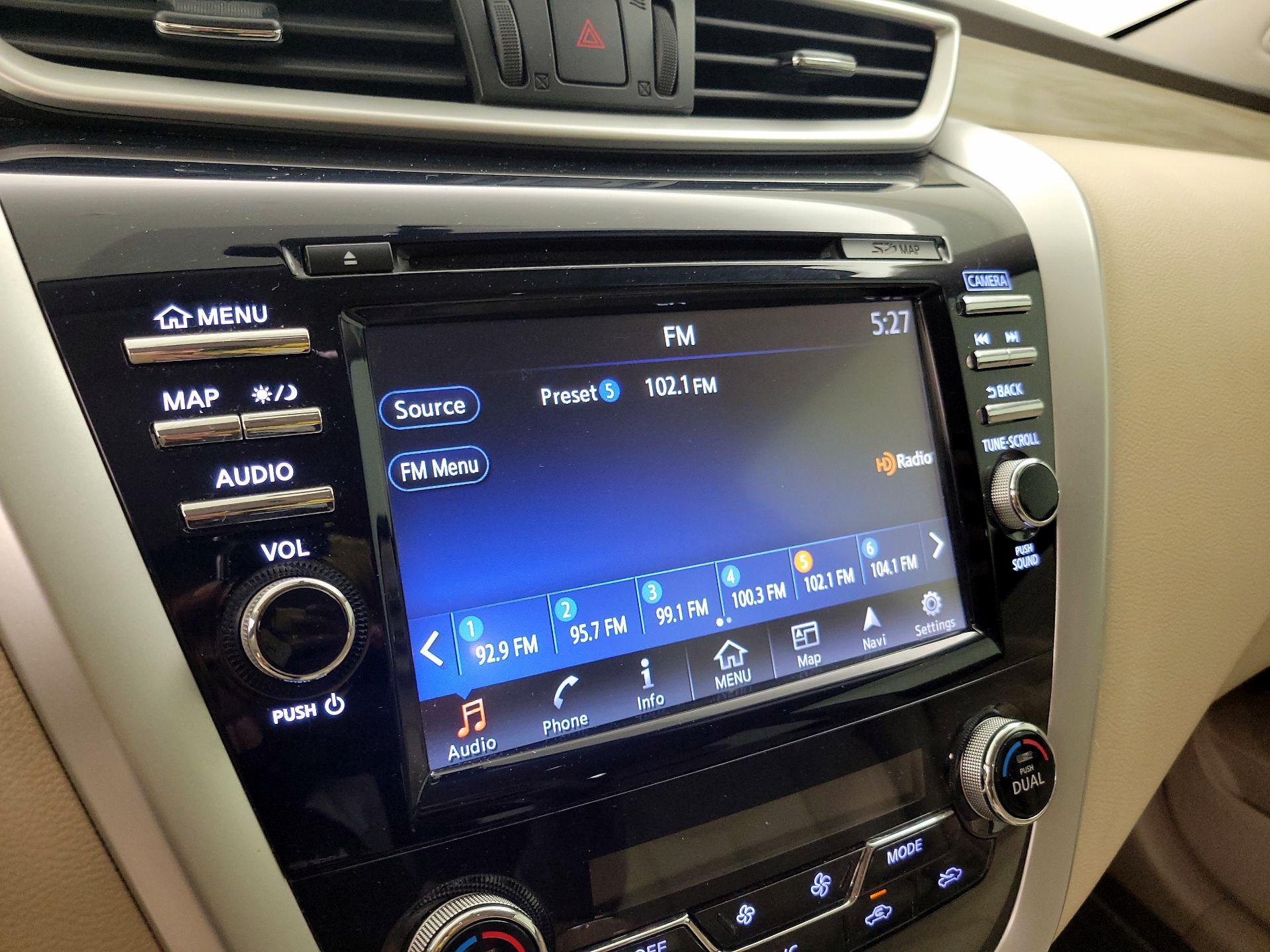 Thumbnail: 2016 Nissan Murano - 16