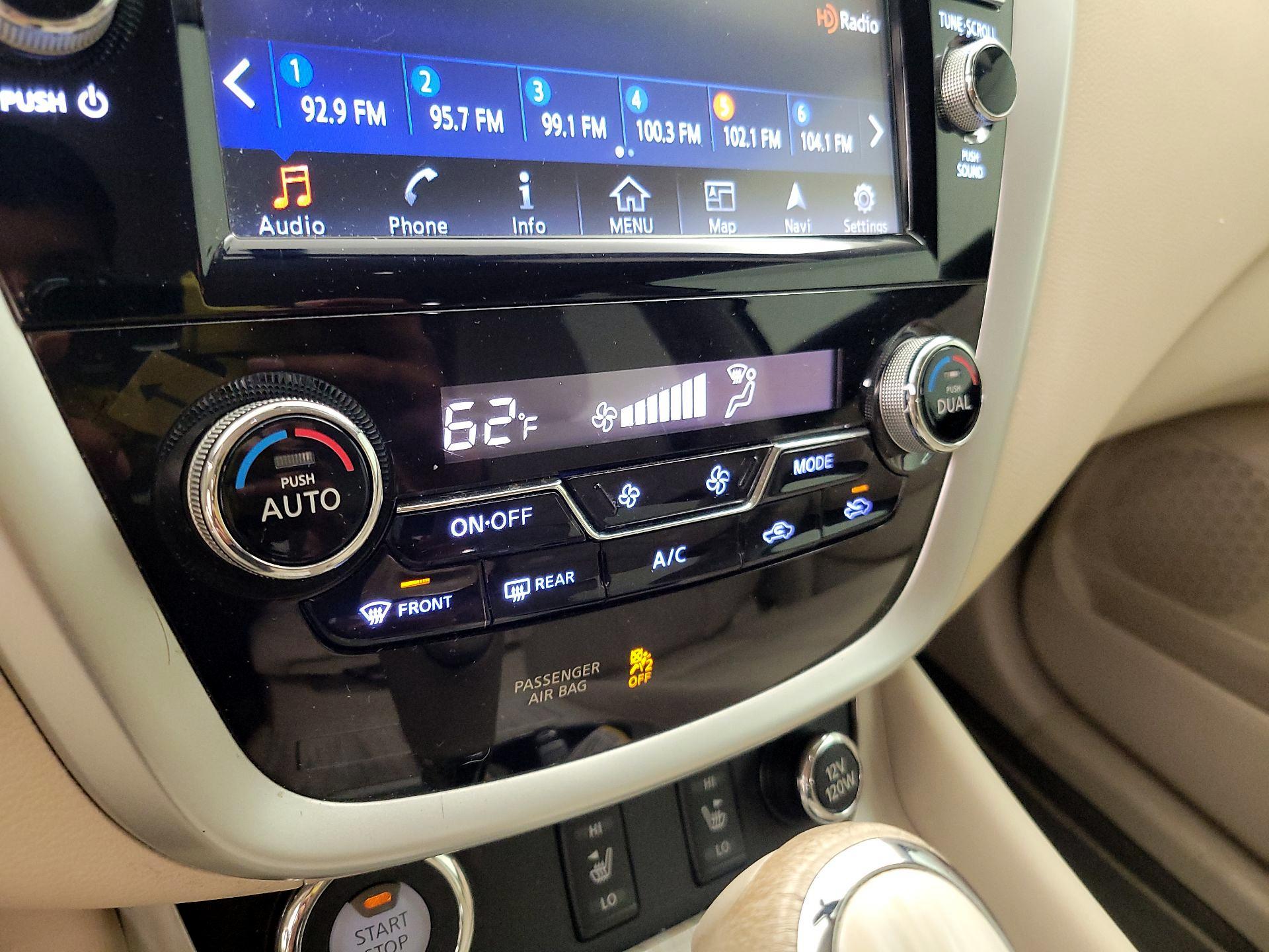 Thumbnail: 2016 Nissan Murano - 17