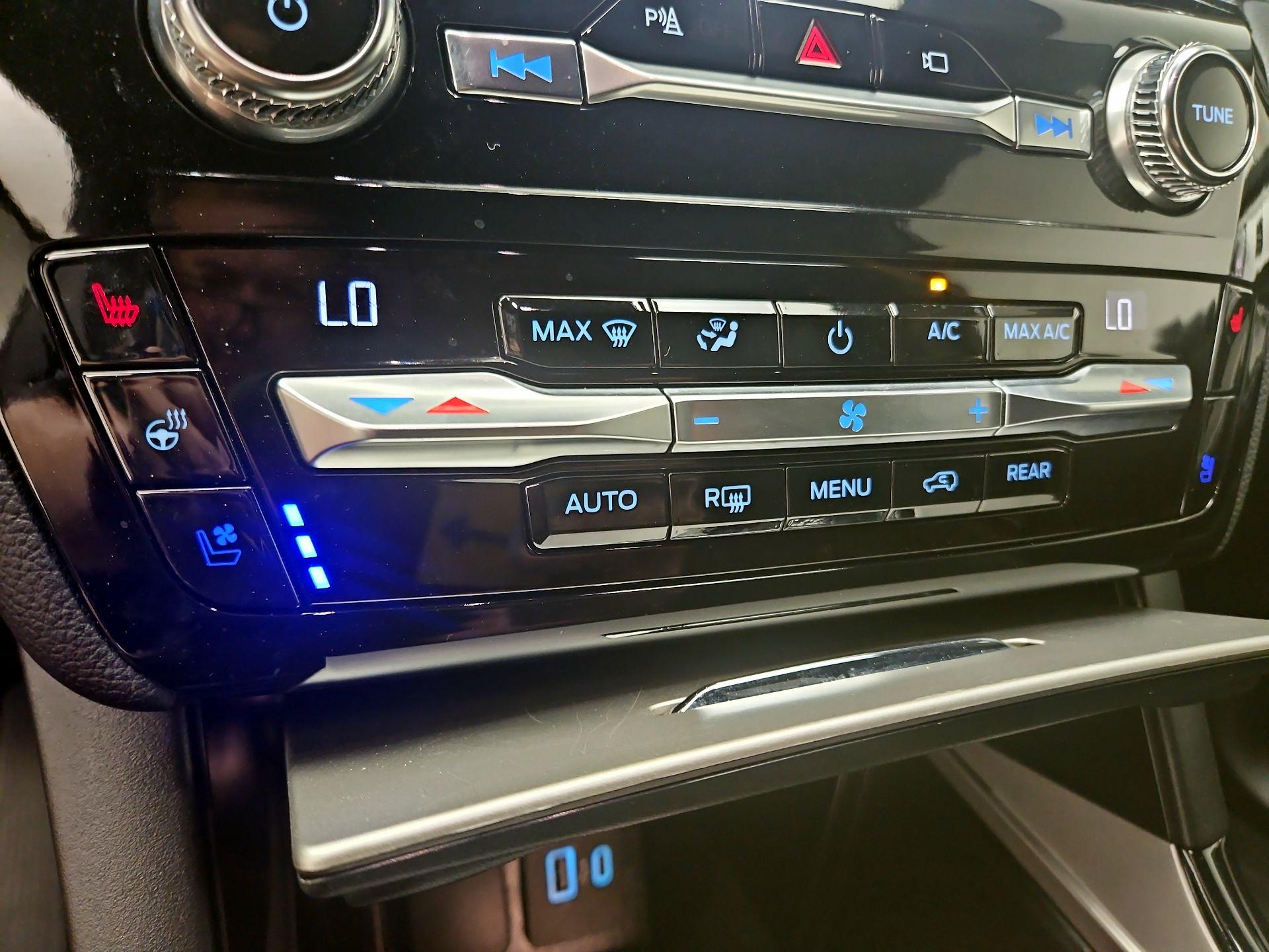 Thumbnail: 2021 Ford Explorer - 17