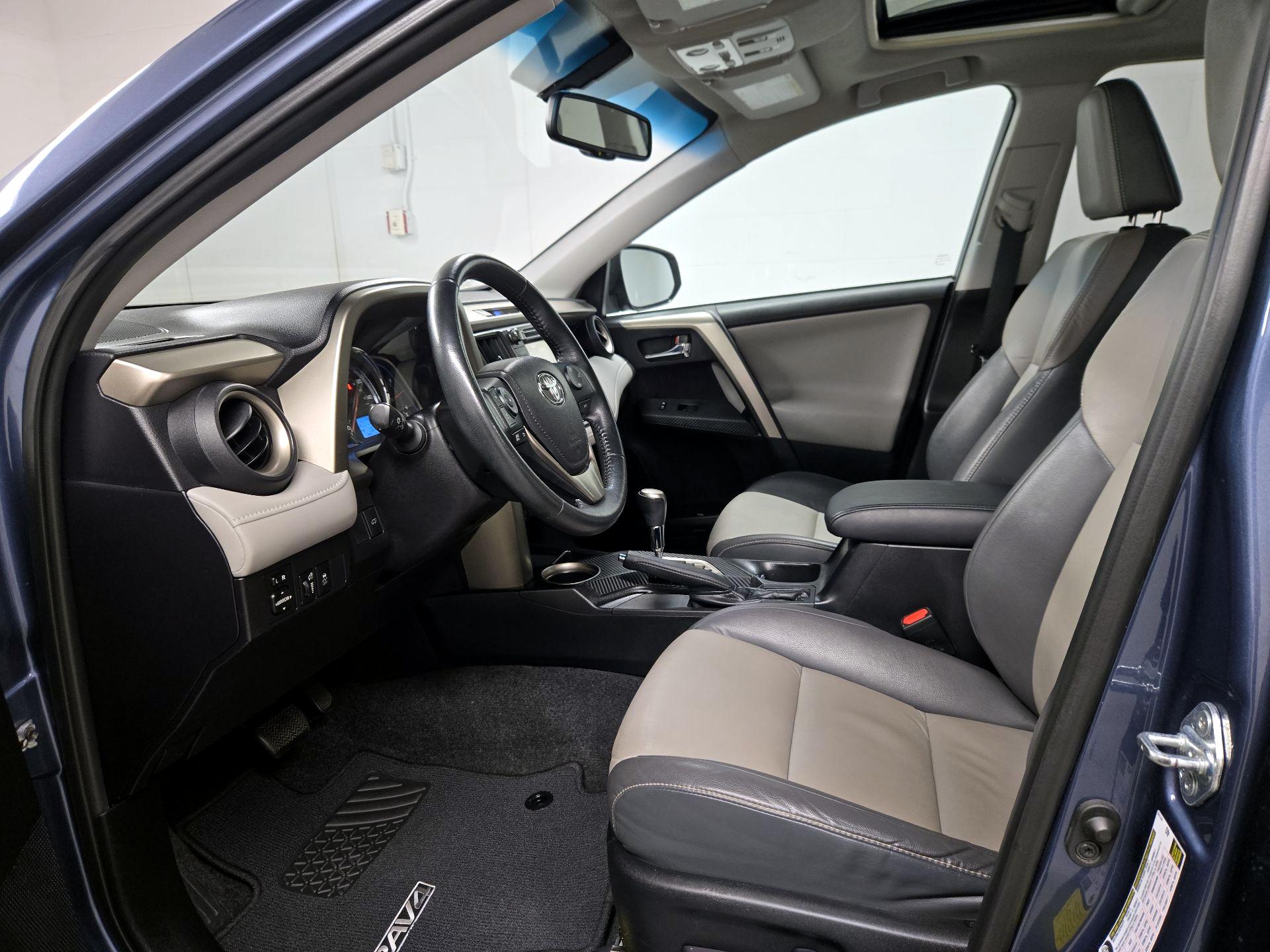 Thumbnail: 2014 Toyota RAV4 - 11