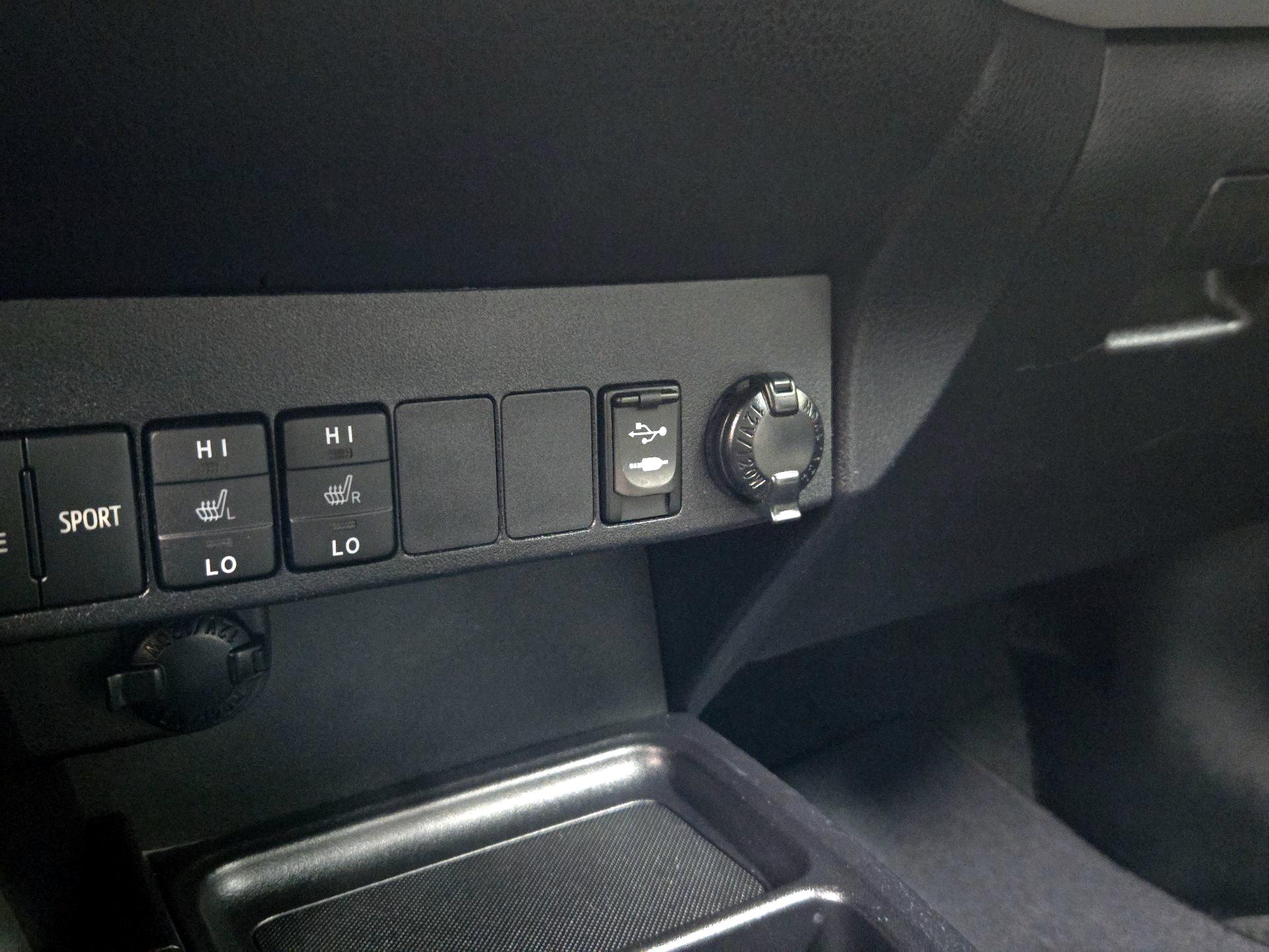 Thumbnail: 2014 Toyota RAV4 - 18