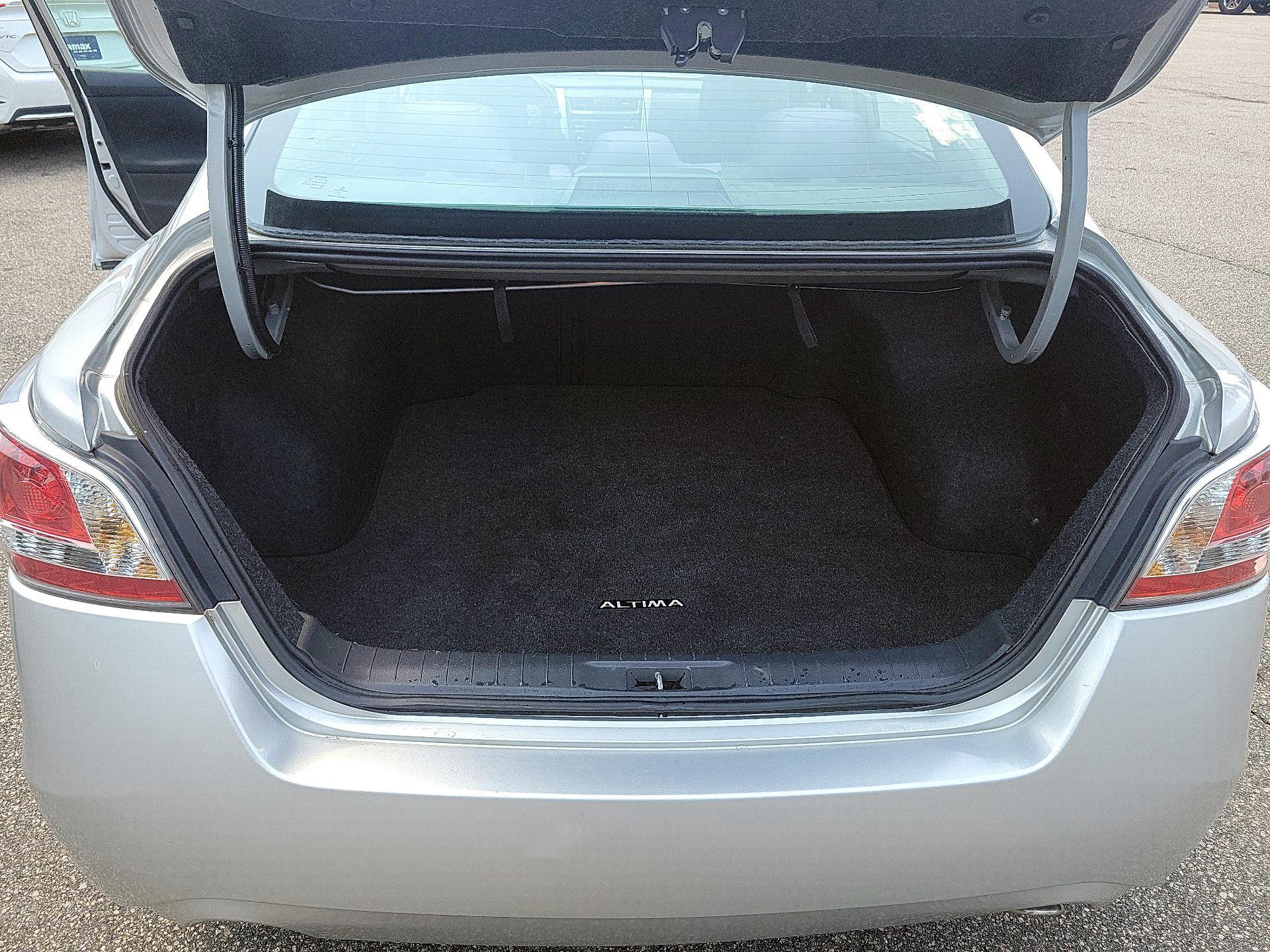 Thumbnail: 2014 Nissan Altima - 19