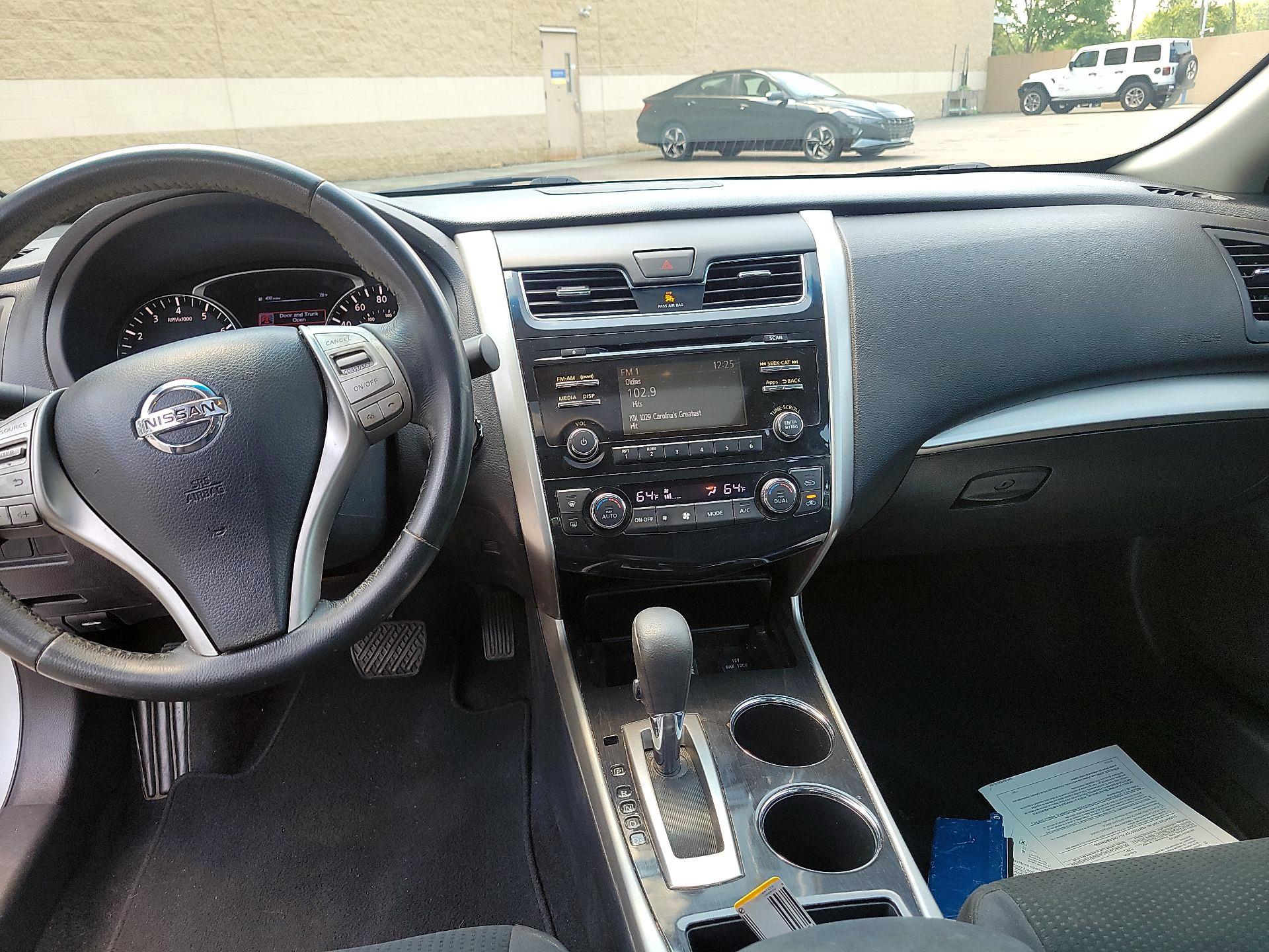 Thumbnail: 2014 Nissan Altima - 8