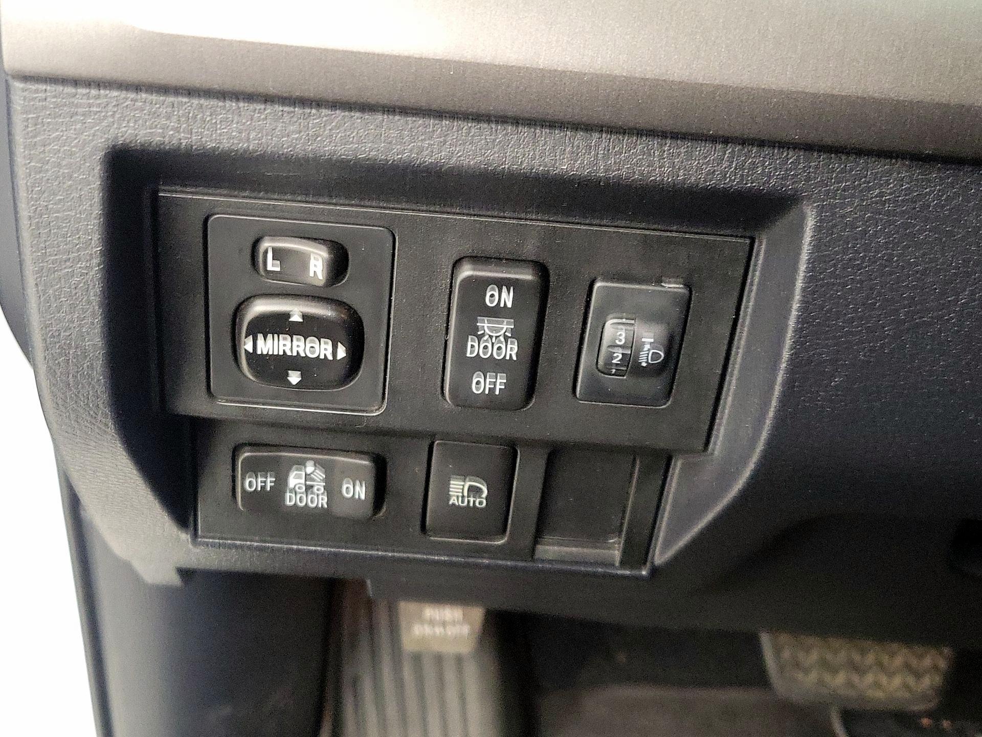 Thumbnail: 2018 Toyota Tundra - 13