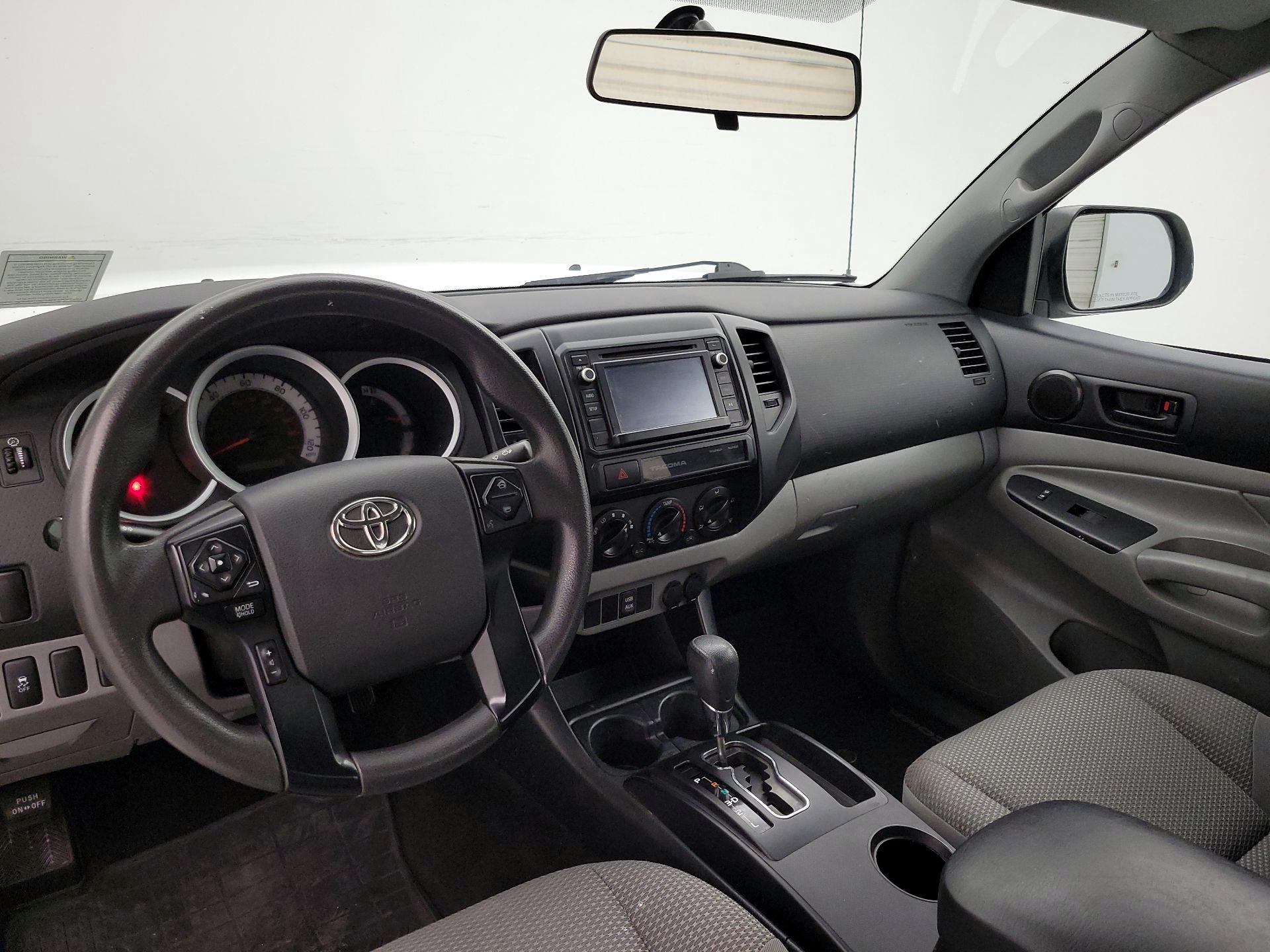 Thumbnail: 2015 Toyota Tacoma - 9
