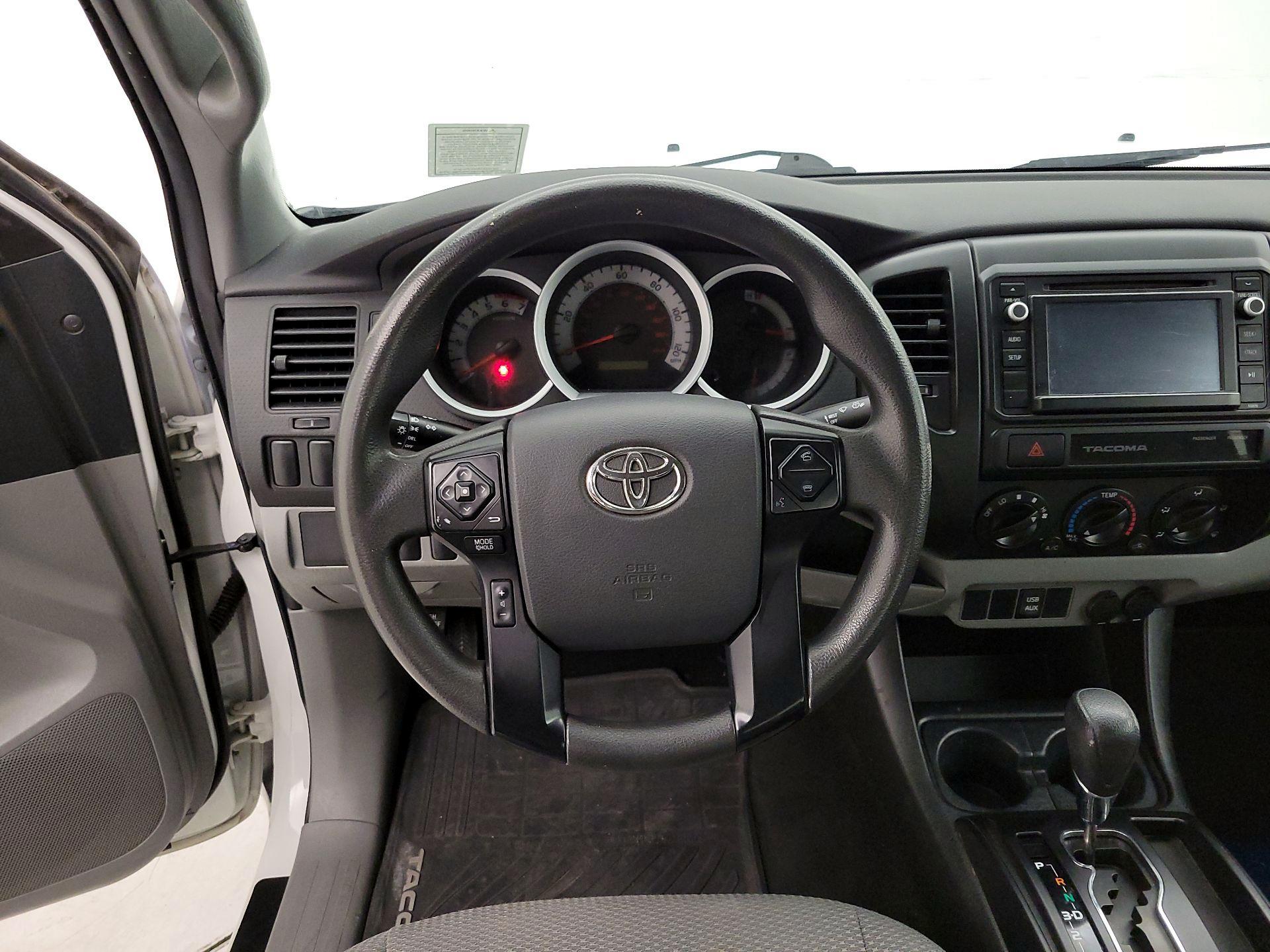 Thumbnail: 2015 Toyota Tacoma - 10