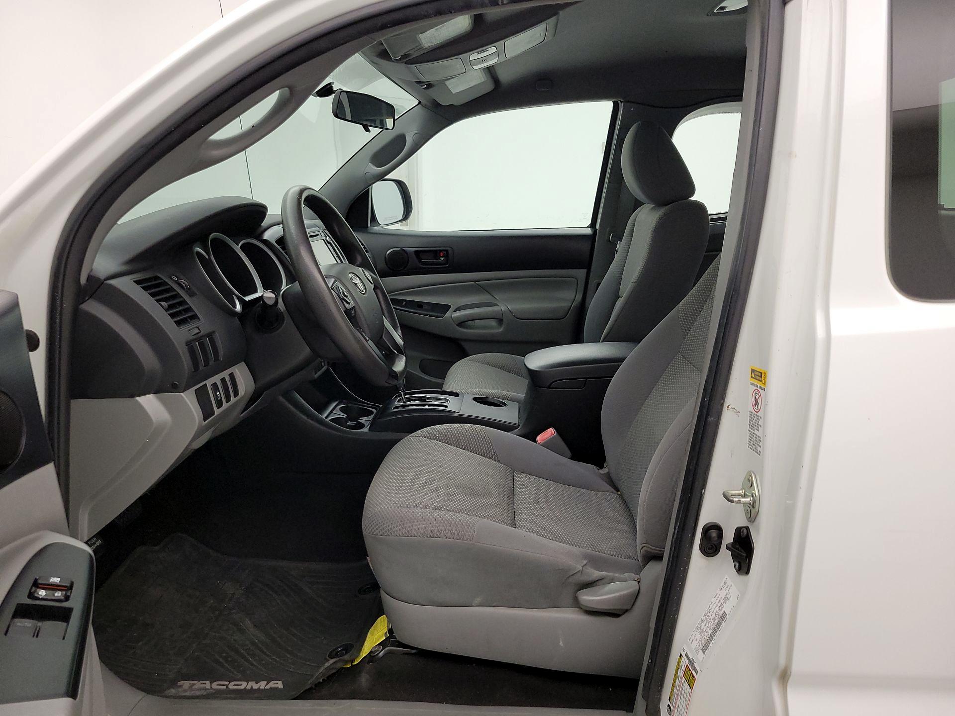 Thumbnail: 2015 Toyota Tacoma - 11