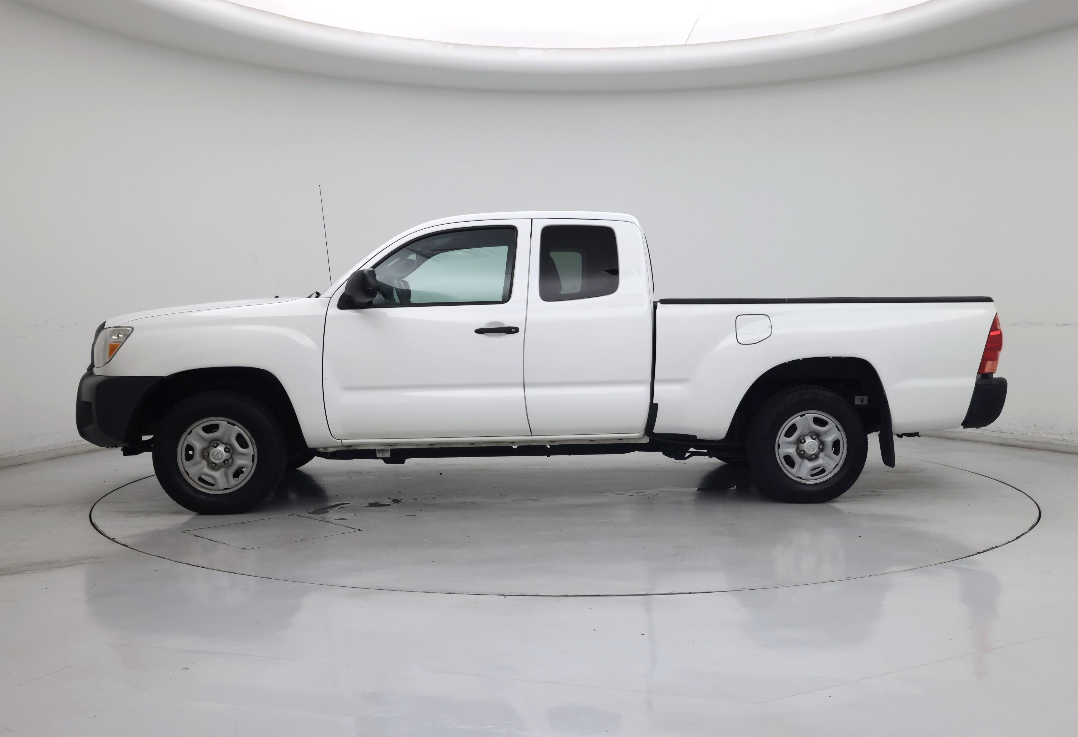 Thumbnail: 2015 Toyota Tacoma - 3