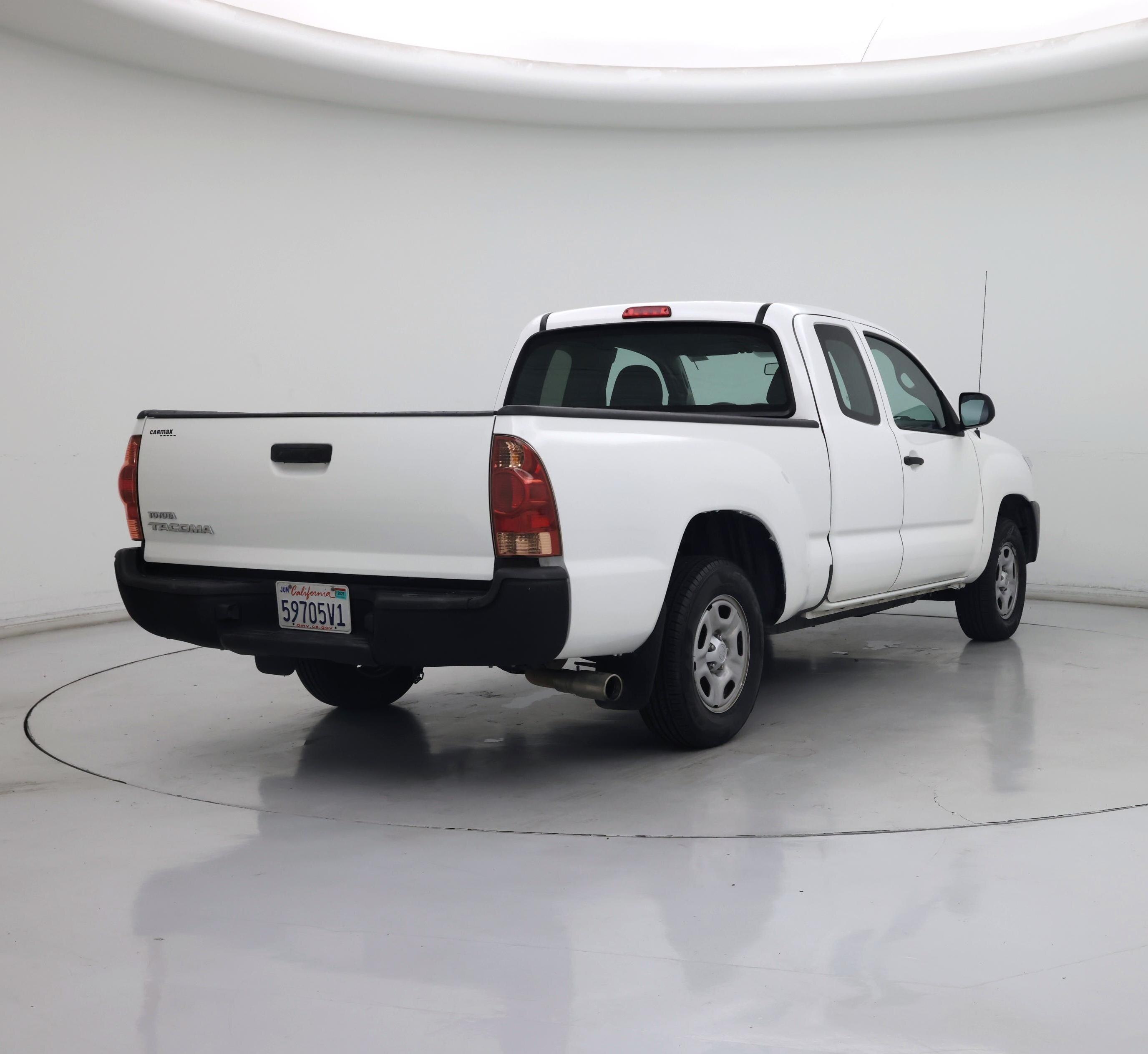 Thumbnail: 2015 Toyota Tacoma - 8