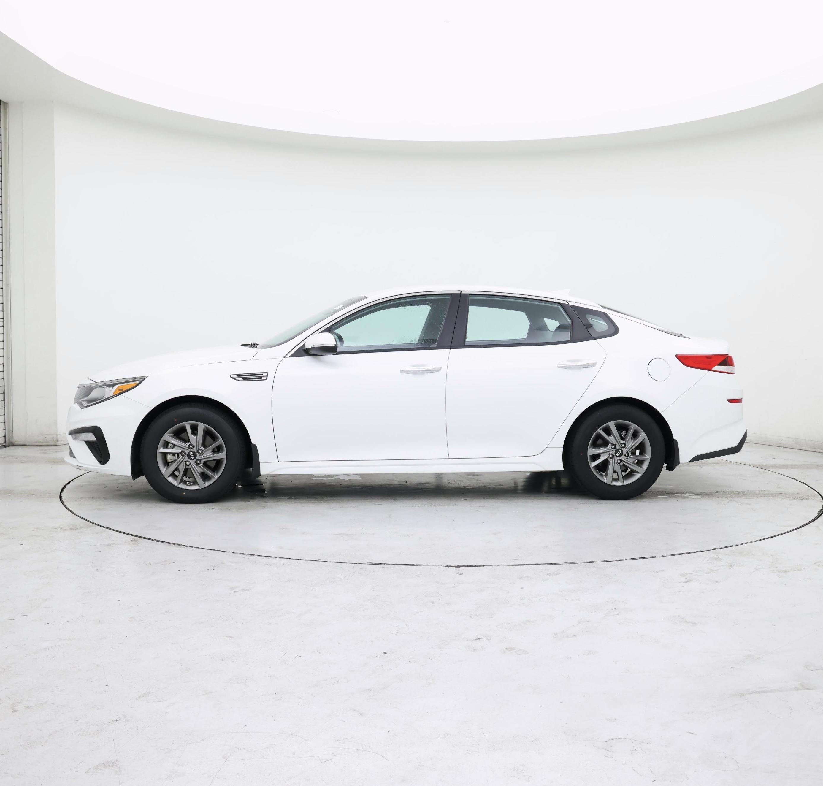 Thumbnail: 2019 Kia Optima - 3