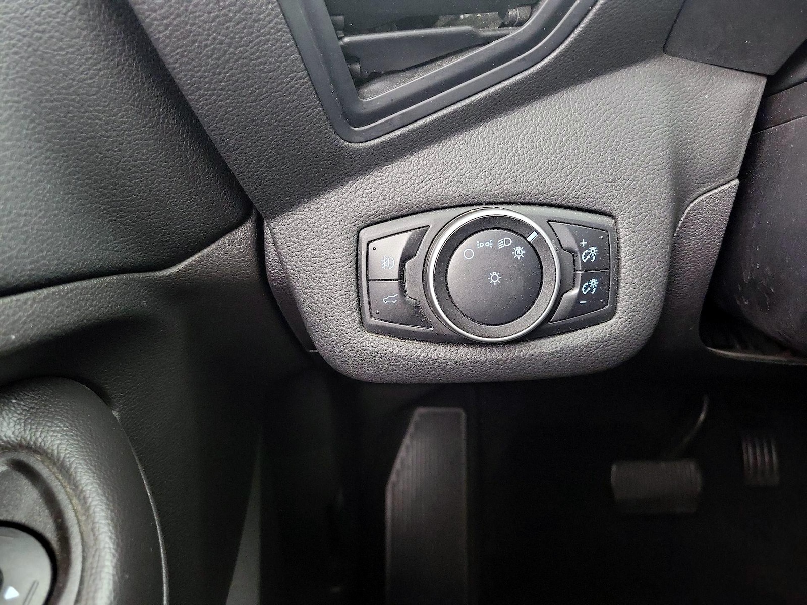 2017 Ford Escape SE - Photo 14