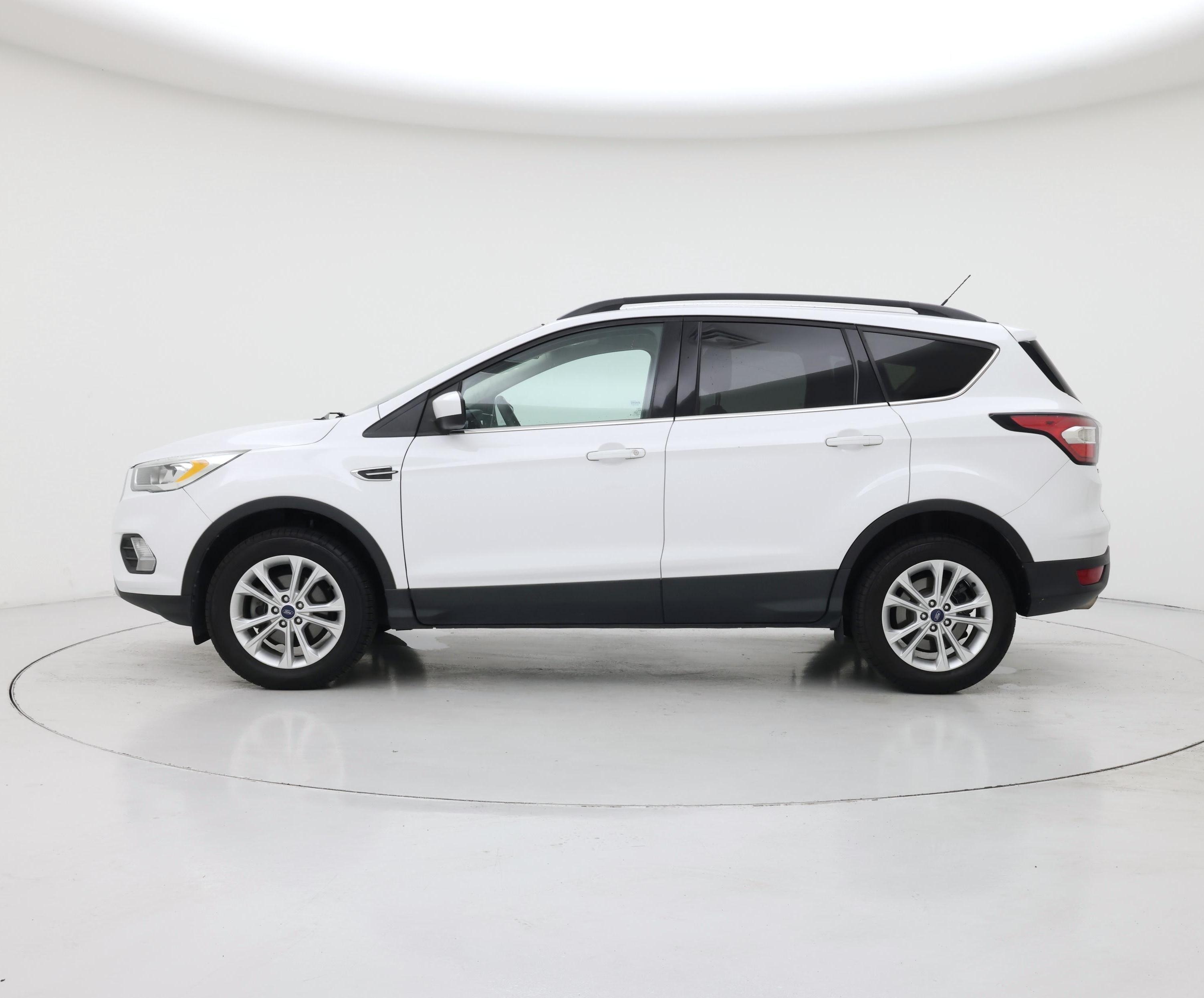 Thumbnail: 2017 Ford Escape - 3
