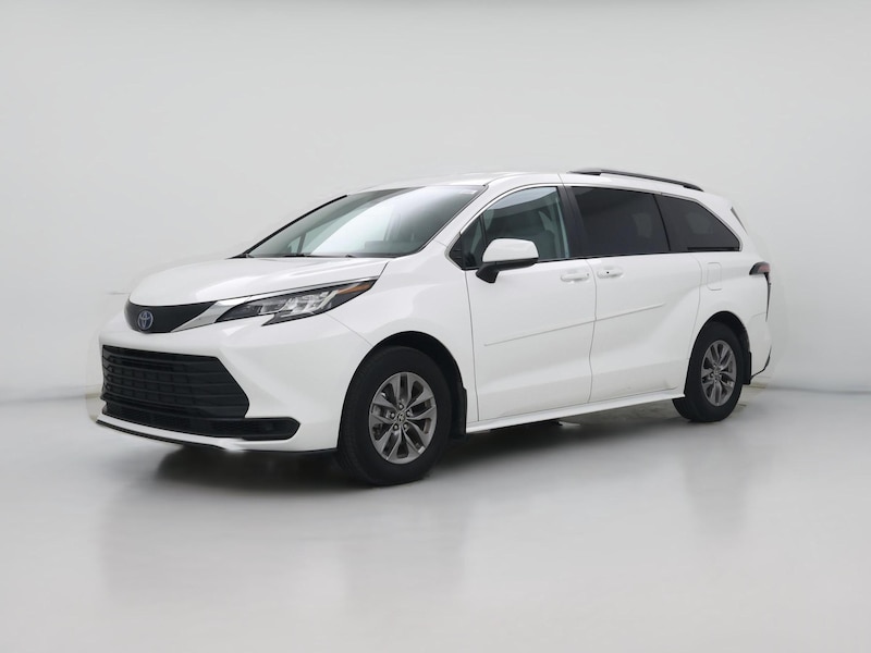 2023 Toyota Sienna LE