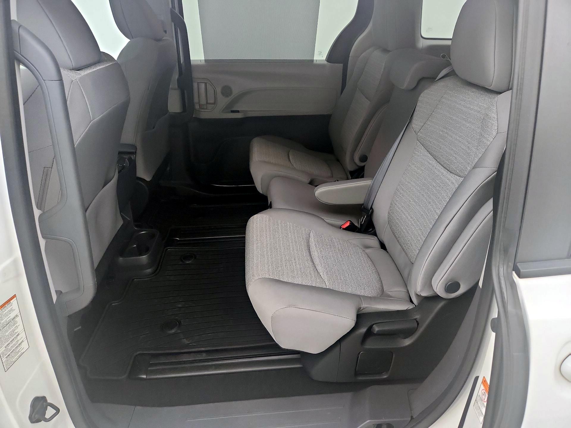 Thumbnail: 2023 Toyota Sienna - 19