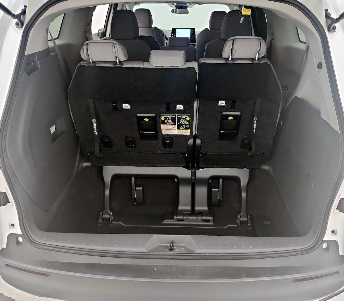 Trunk/Cargo (Seats Up)