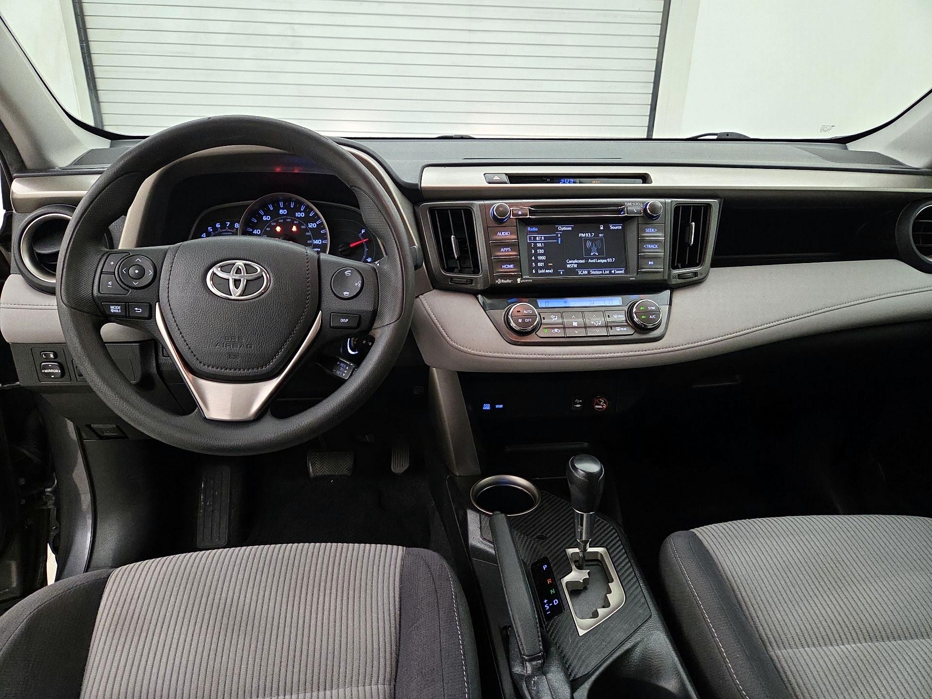 Thumbnail: 2015 Toyota RAV4 - 9