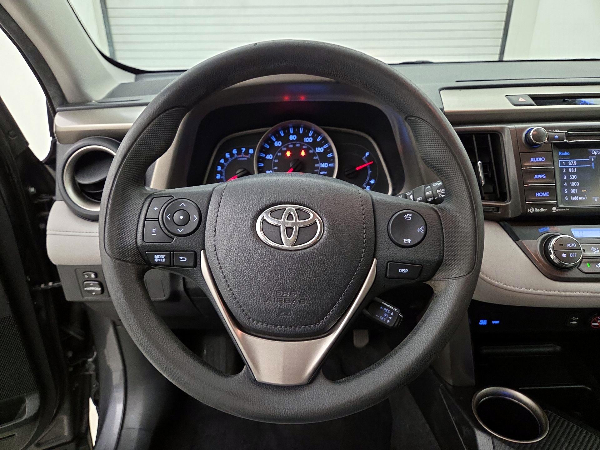 Thumbnail: 2015 Toyota RAV4 - 10