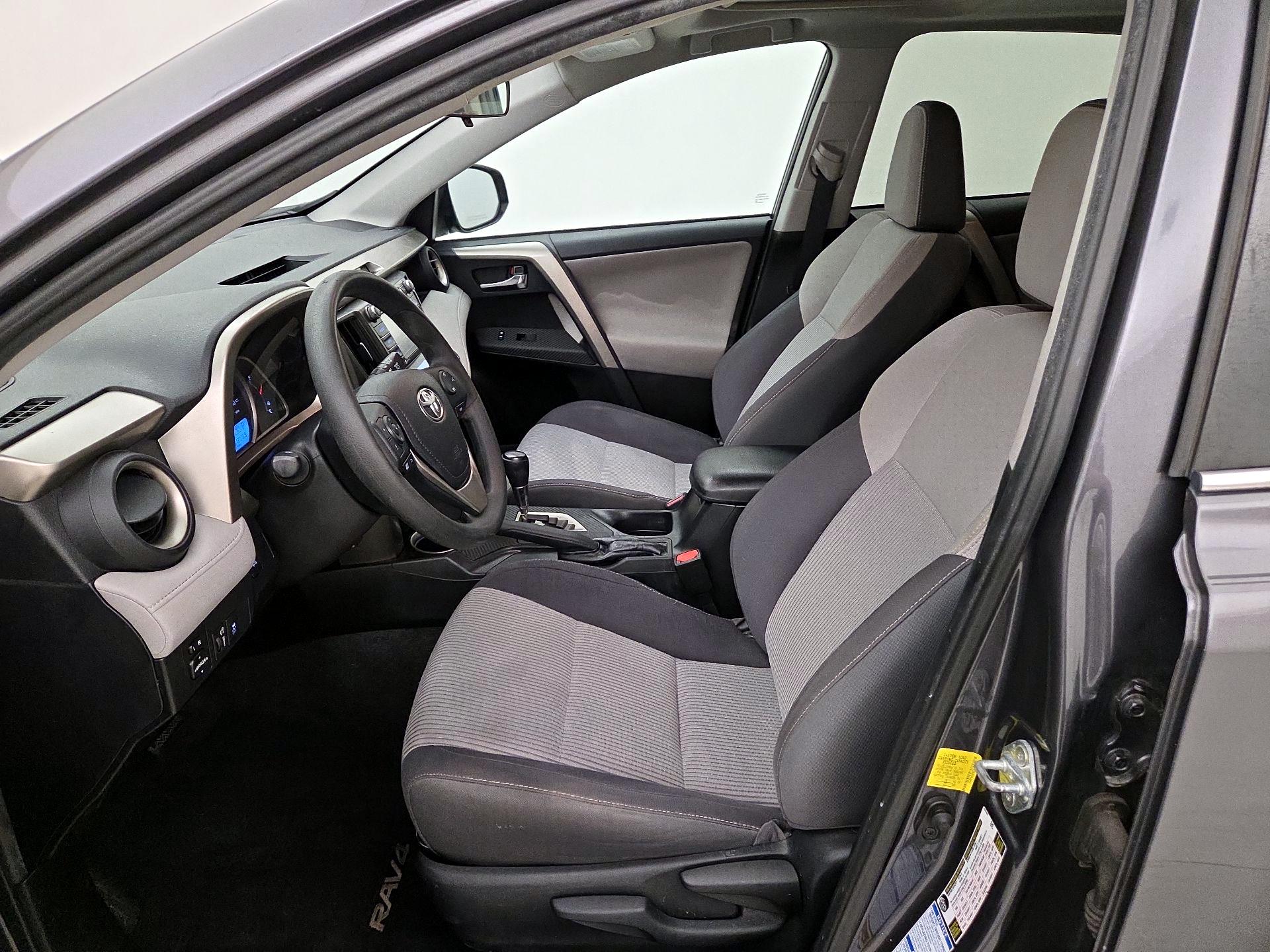 Thumbnail: 2015 Toyota RAV4 - 11