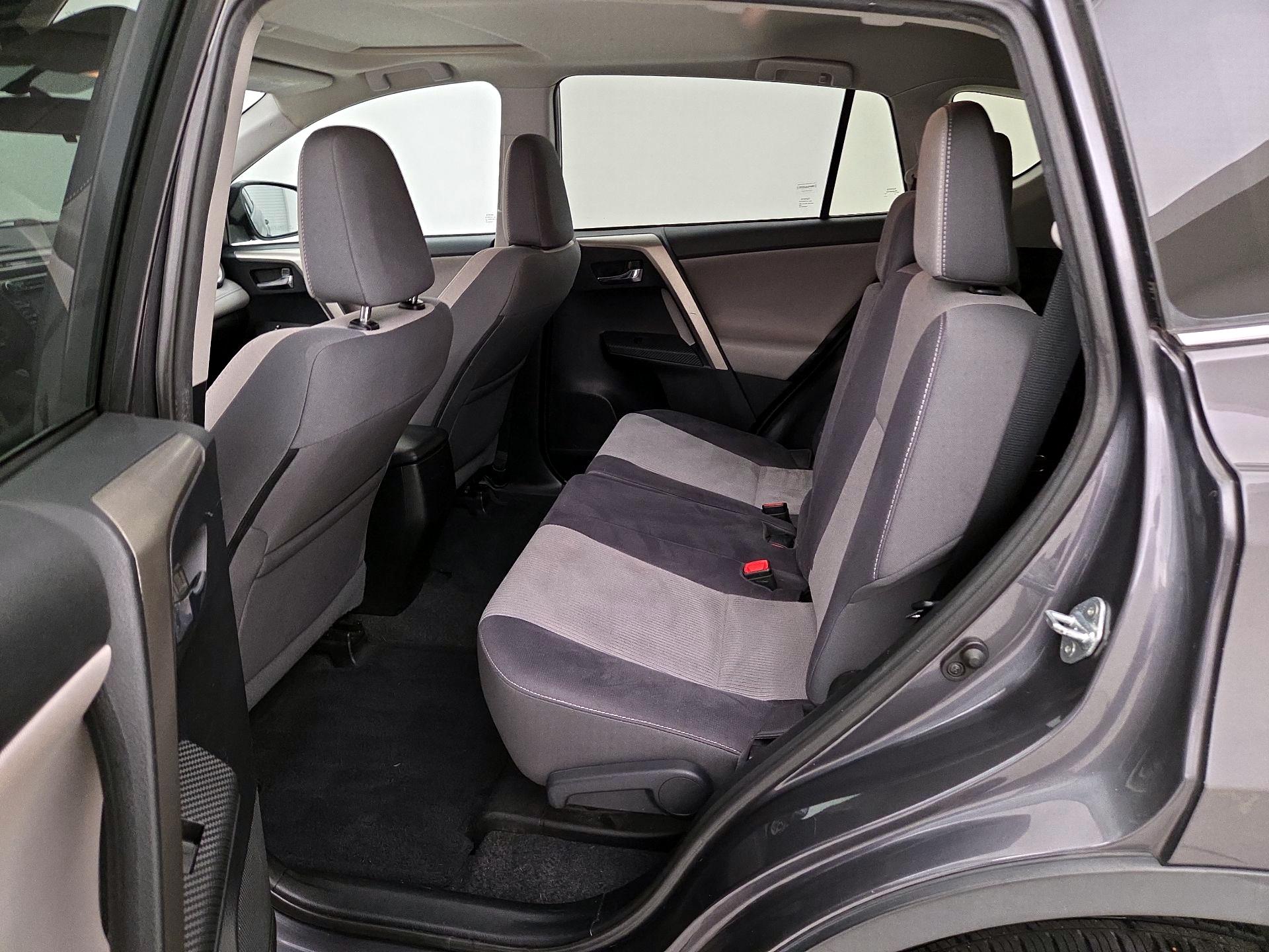 Thumbnail: 2015 Toyota RAV4 - 18